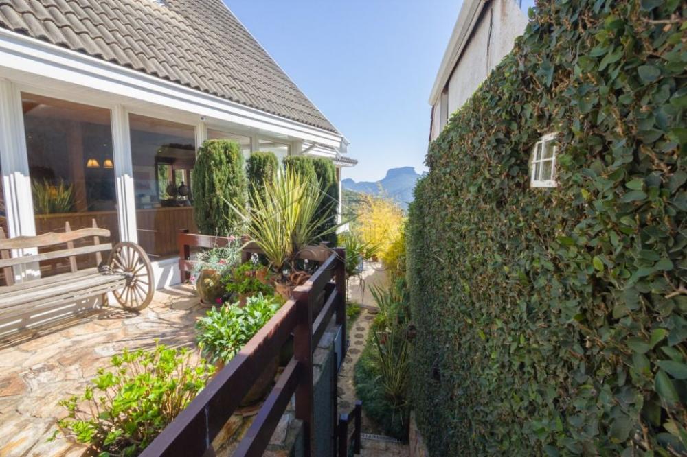 Casa à venda por R$ 6.350.000,00 - Campos do Jordão/SP