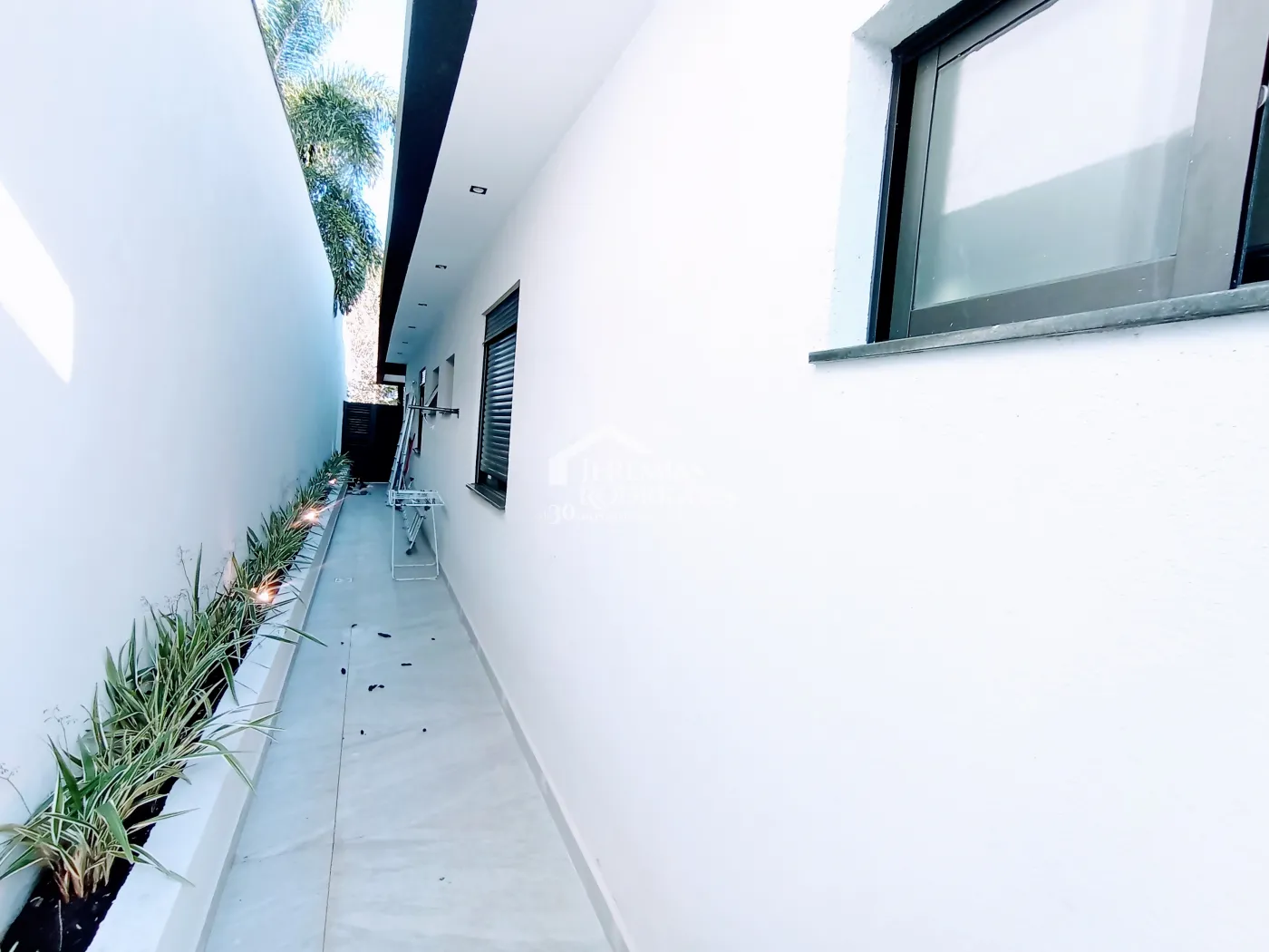 Casa à venda com 5 dormitórios no Condomínio Reserva dos Lagos em Pindamonhangaba/SP.