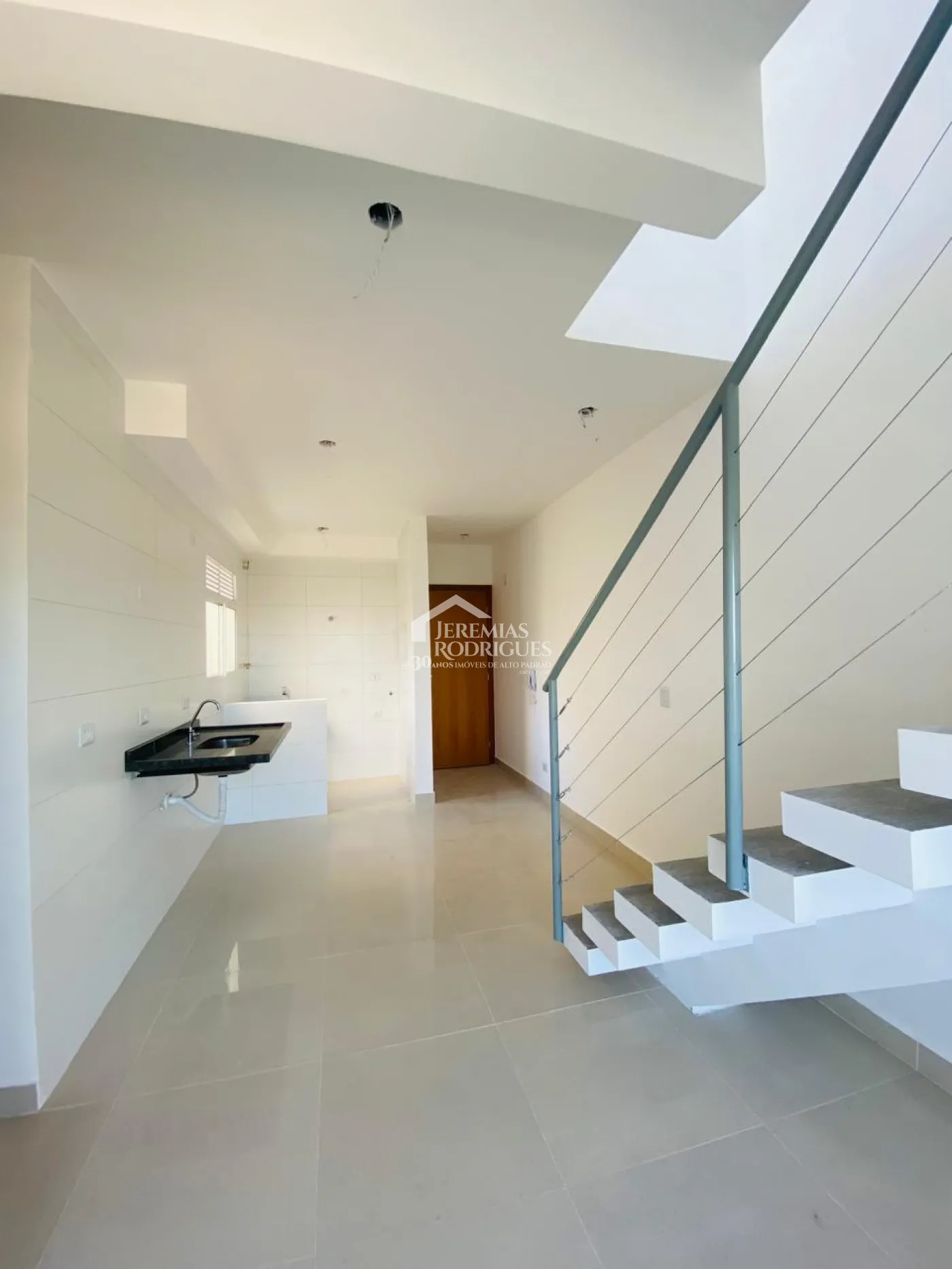Apartamento à venda com 3 dormitórios, 122 m² no Condomínio Palmeira Real Village em Pindamonhangaba/SP.