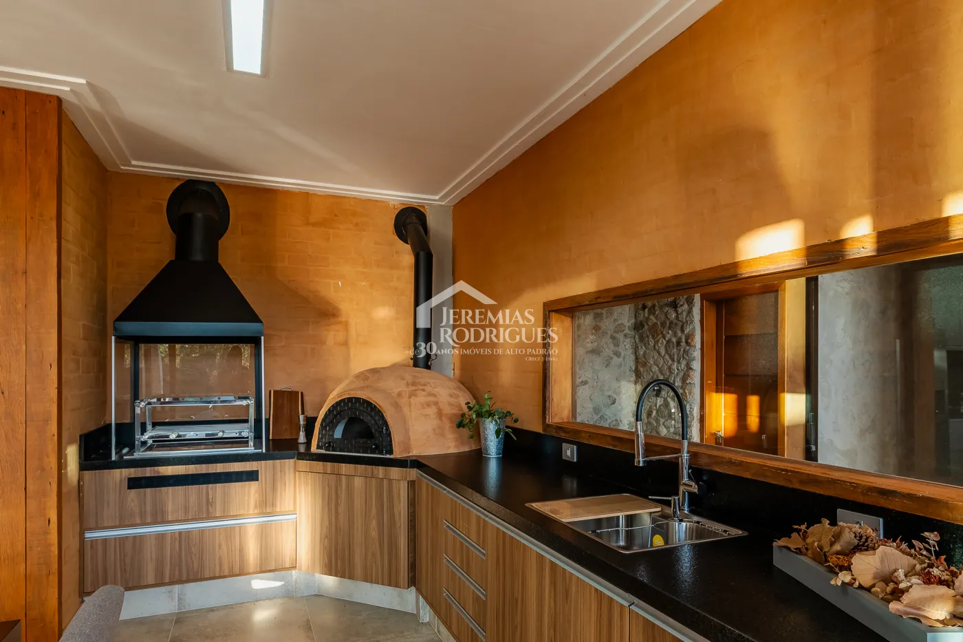 Casa com 4 suítes no condomínio Reserva Figueiredo em Campos do Jordão/SP