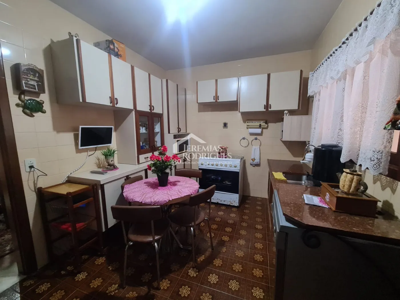 Casa com 4 dormitórios, 265 m² -  Alto do Capivari - Campos do Jordão /SP