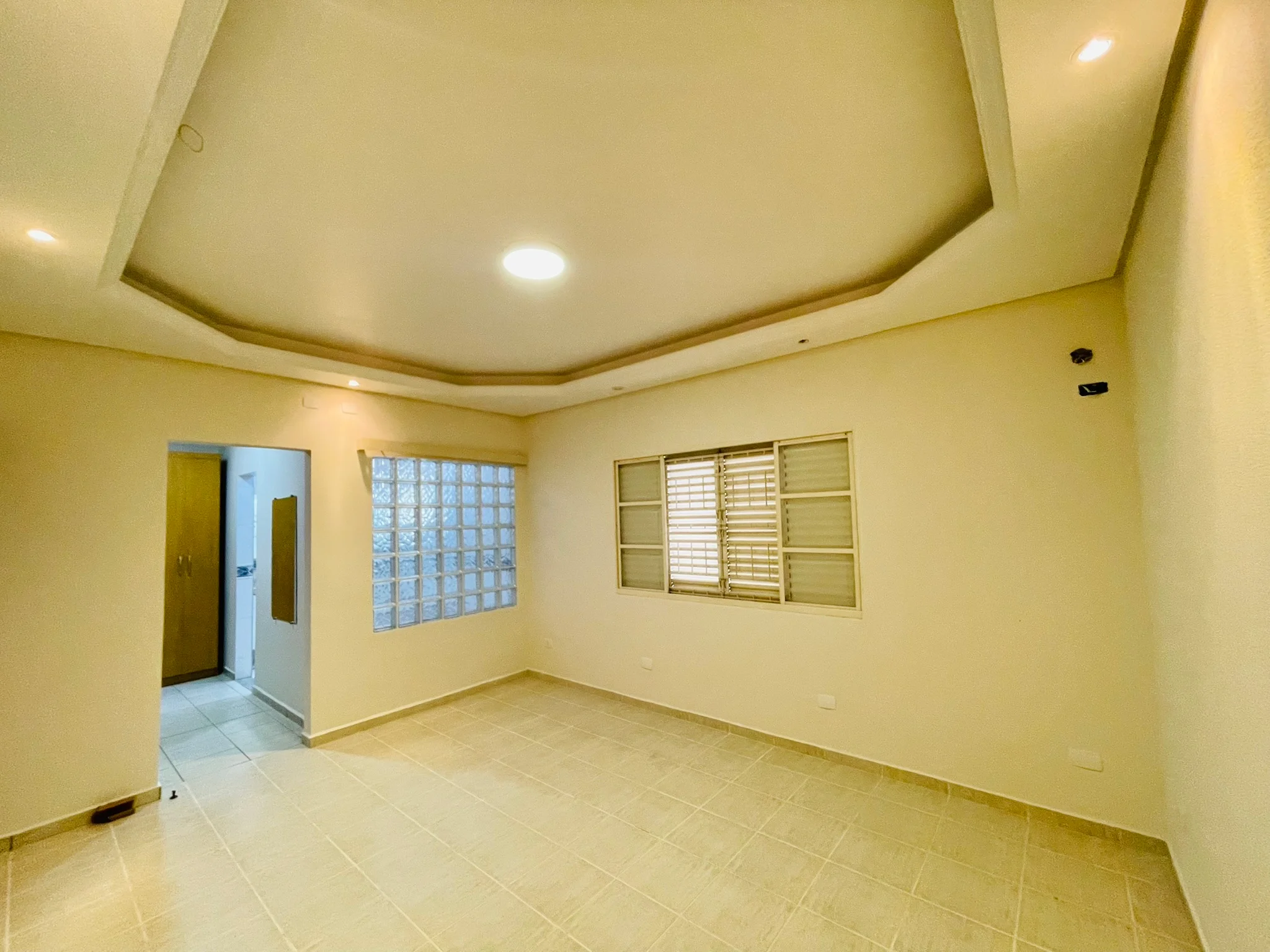 Casa à venda com 3 dormitórios no bairro Jardim das Nações em Taubaté/SP. 