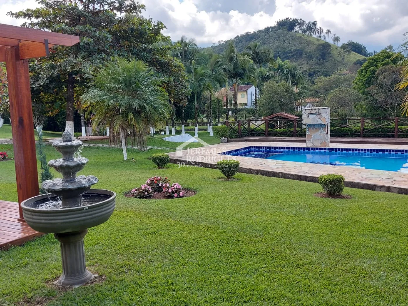 Rural misto à venda por R$ 1.800.000,00 - Pindamonhangaba/SP