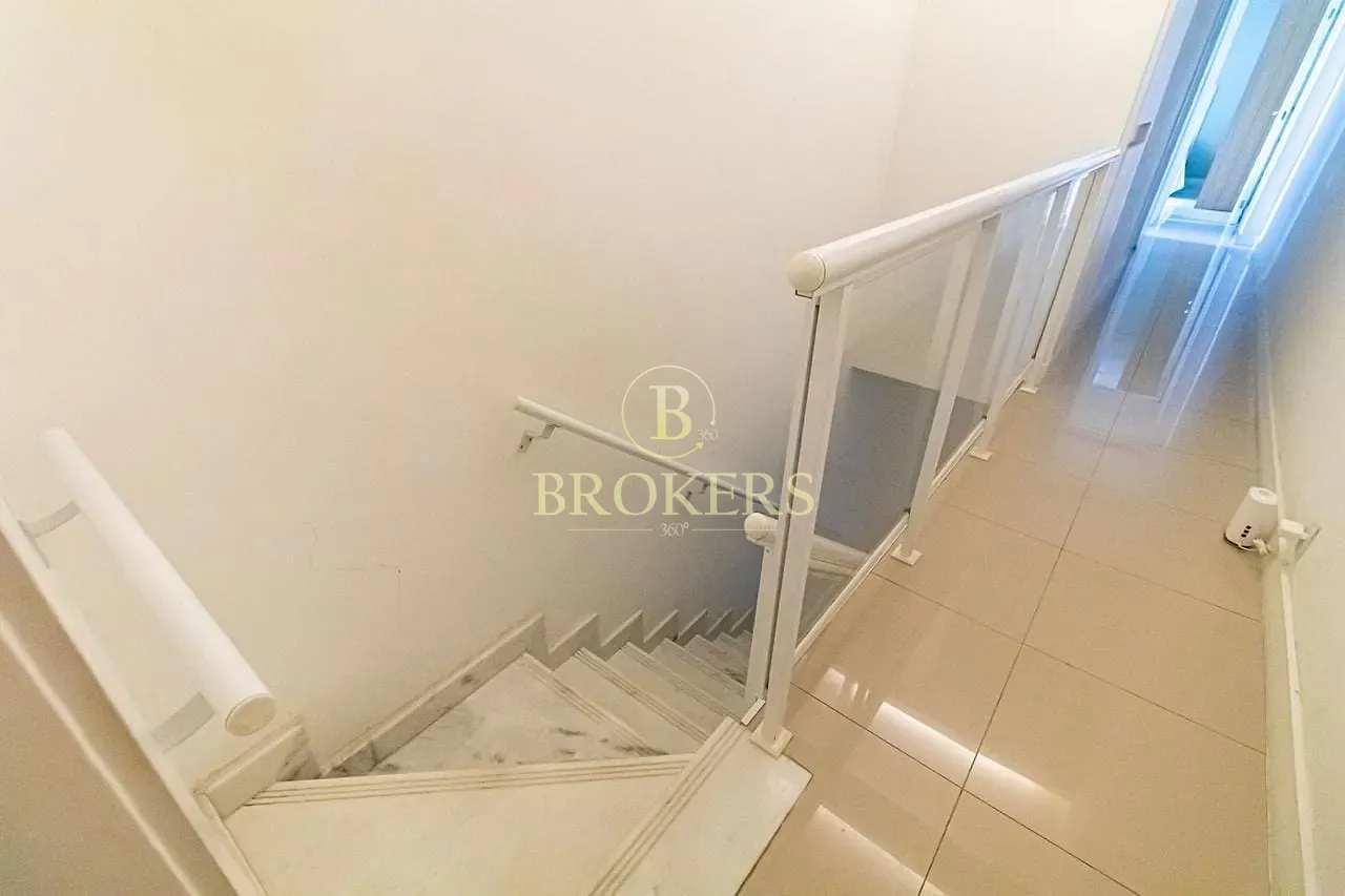 Apartamento à venda, Rua Miguel Lemos - Copacabana. Duplex modernizado, 3 quartos, sendo 1 suíte co