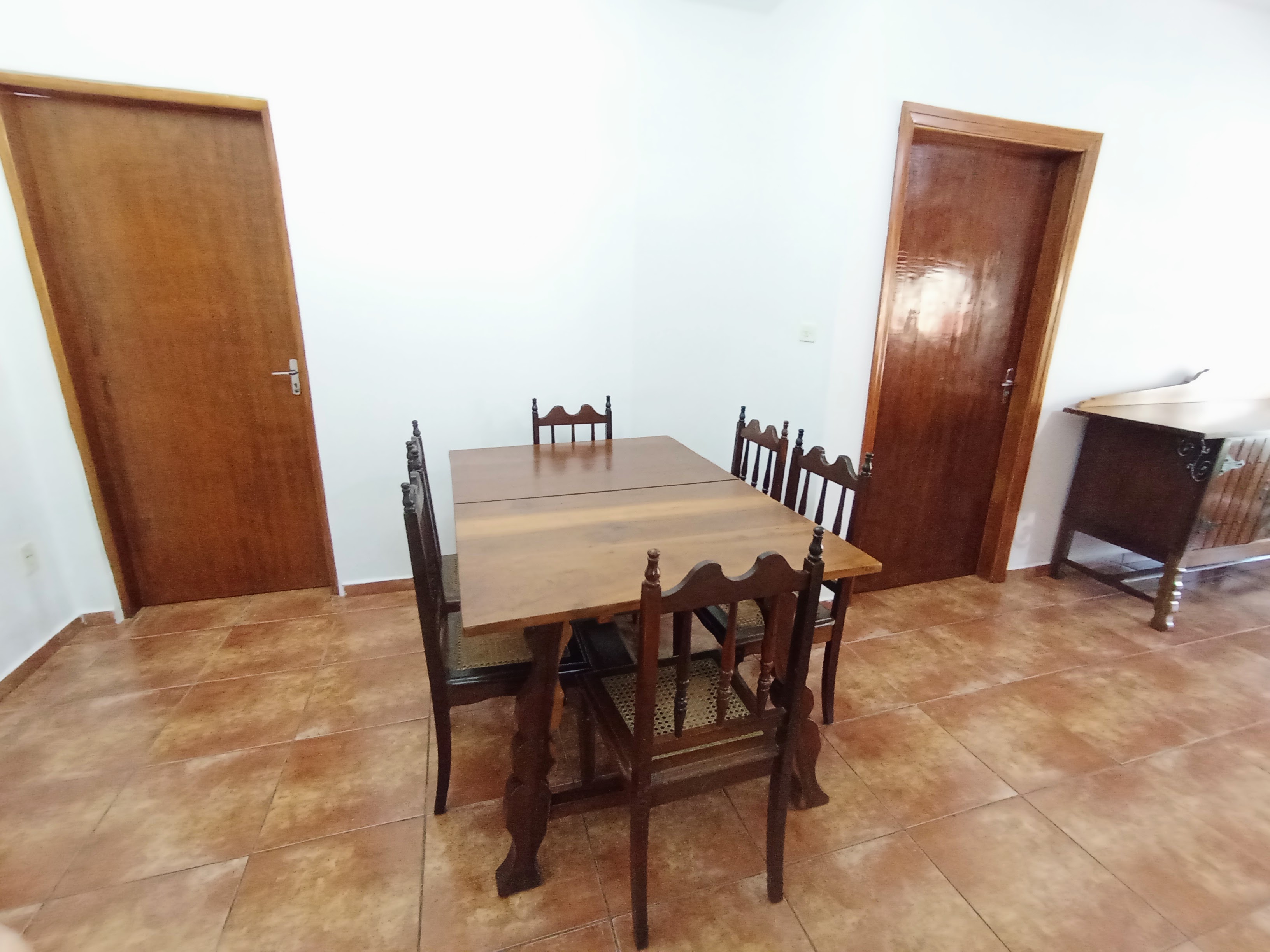 Chácara para venda e locação com 3 dormitórios no bairro Santana em Pindamonhangaba/SP.