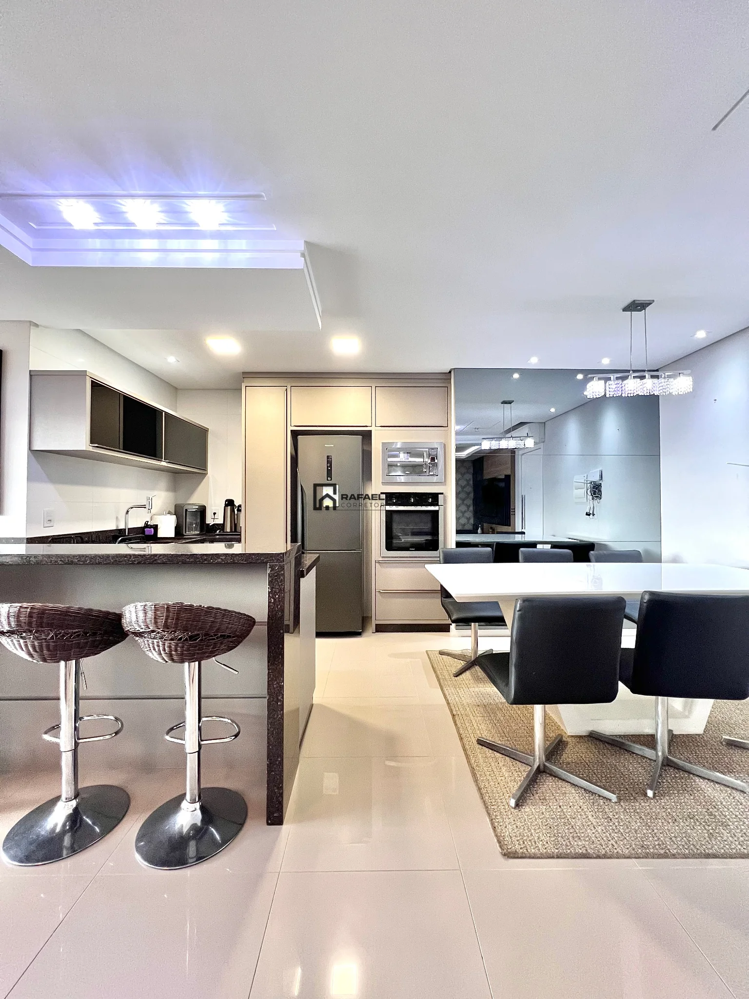 APARTAMENTO AMPLO NO CENTRO DE GUARAMIRIM — foto 3