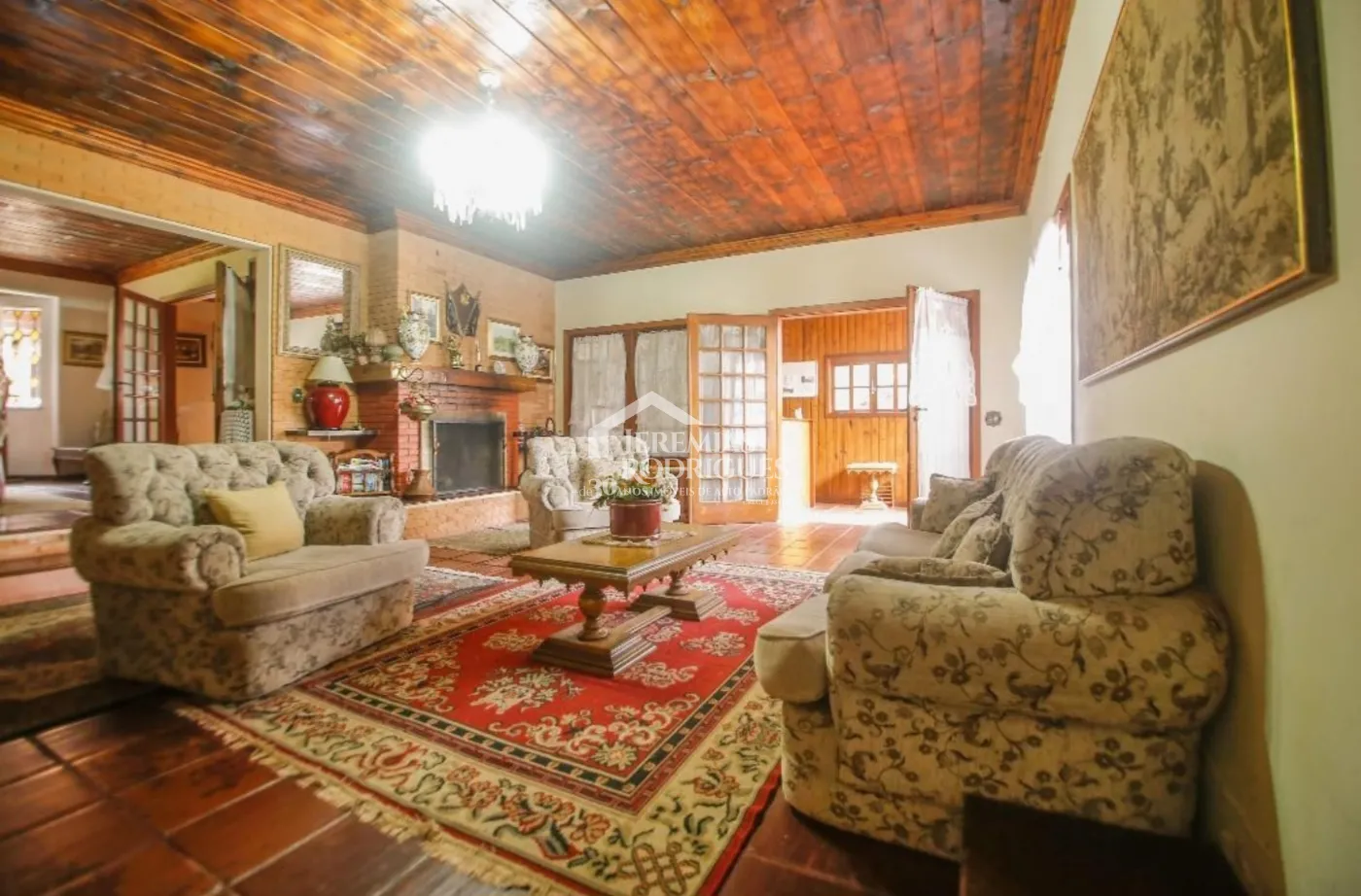 Casa para venda com 11 dormitórios no bairro Recanto Feliz em Campos do Jordão/SP