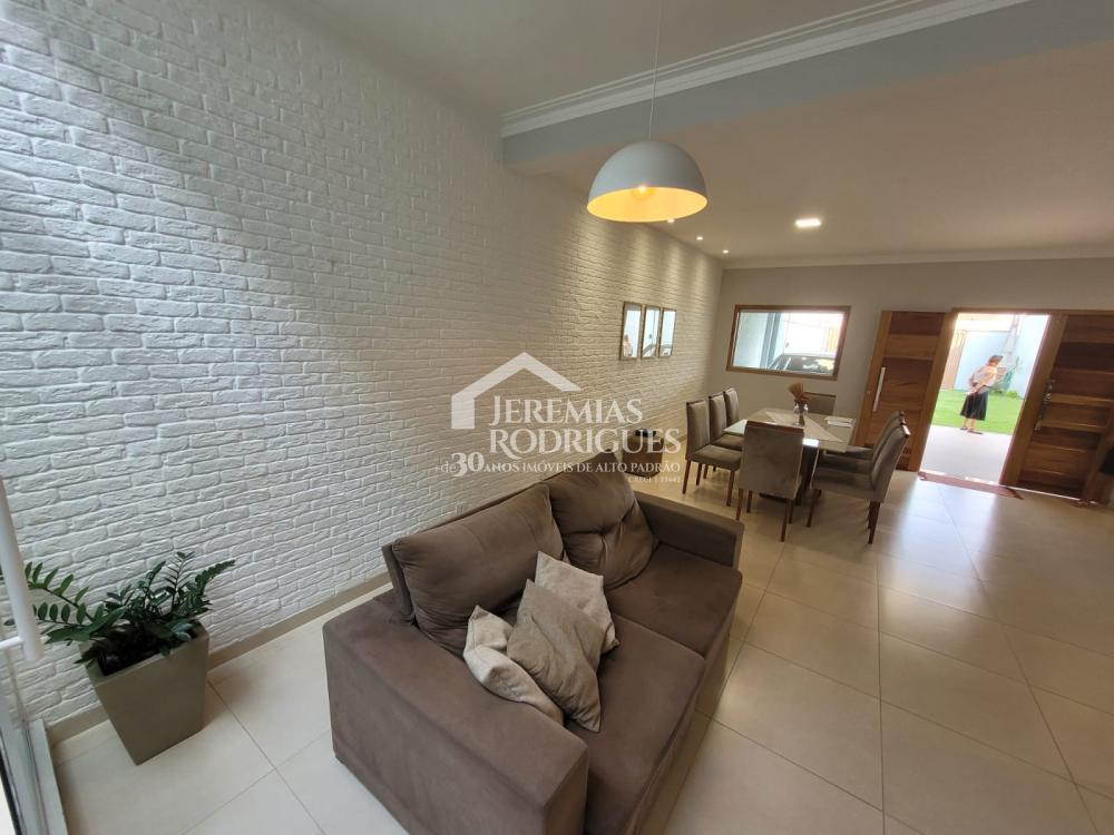 Casa térrea com 3 dormitórios - Jardim Santa Cruz - Taubaté/SP
