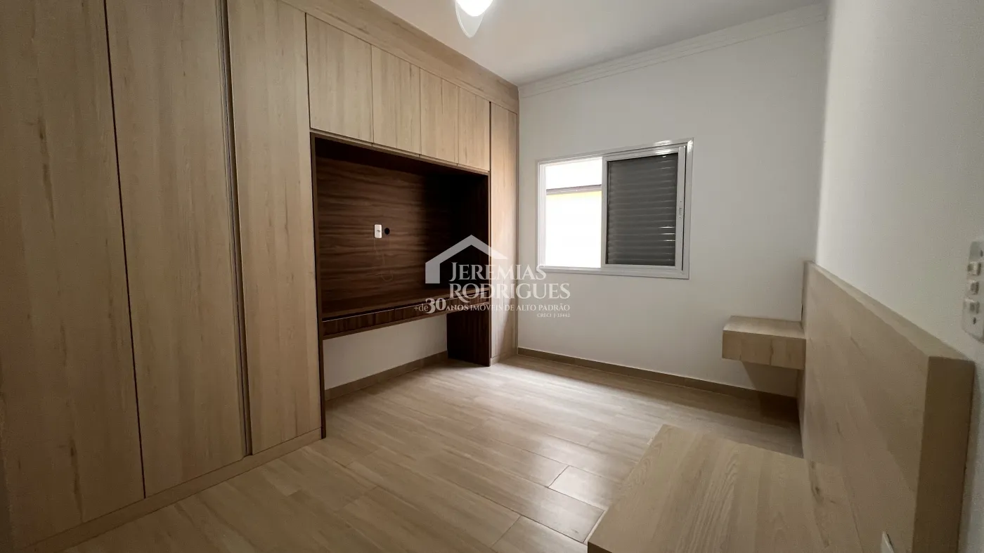 Casa à venda com 3 dormitórios no Condomínio Residencial Tecoara em Taubaté/SP.