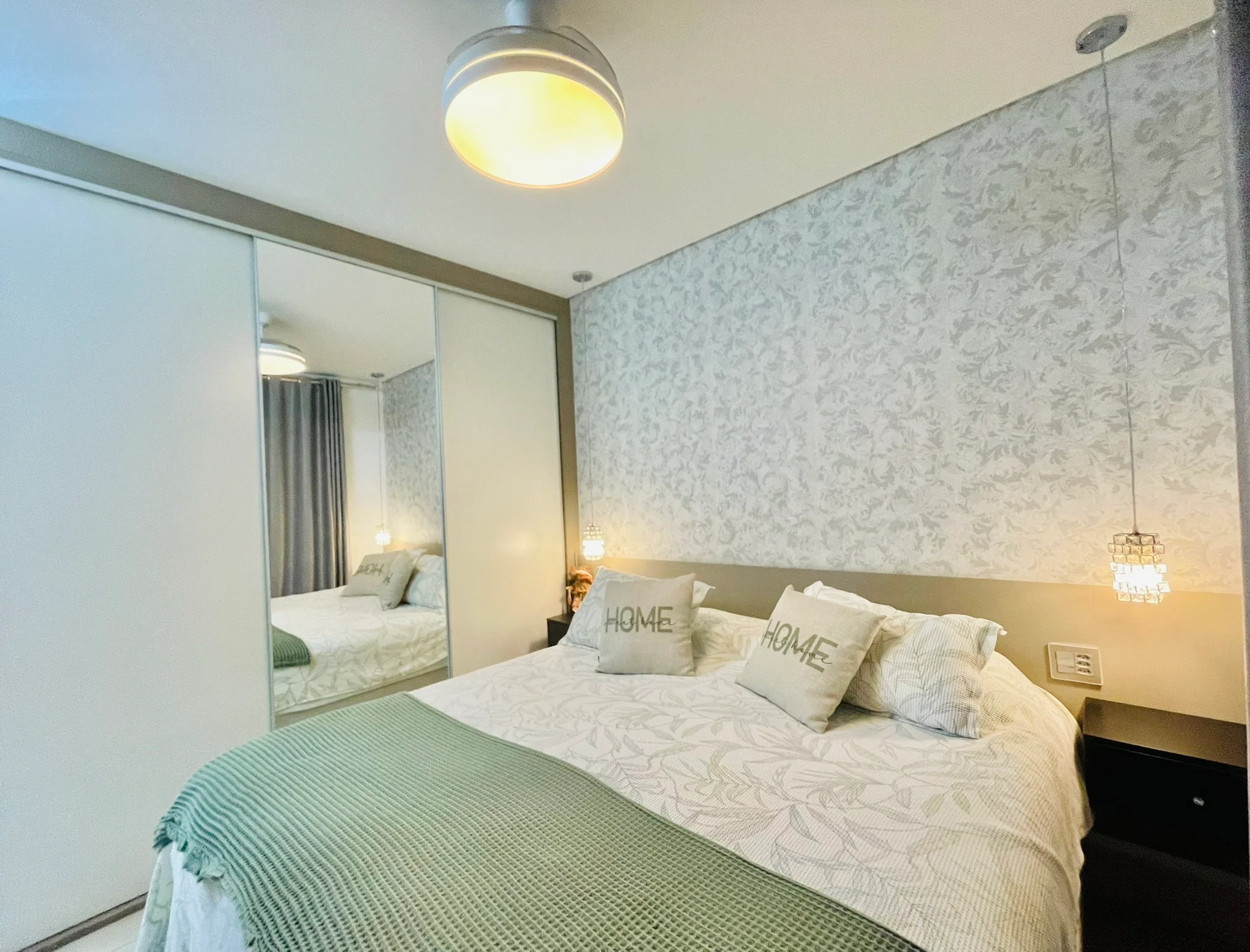 Apartamento à venda com 3 suítes no Condomínio Renaissance em Taubaté/SP. 