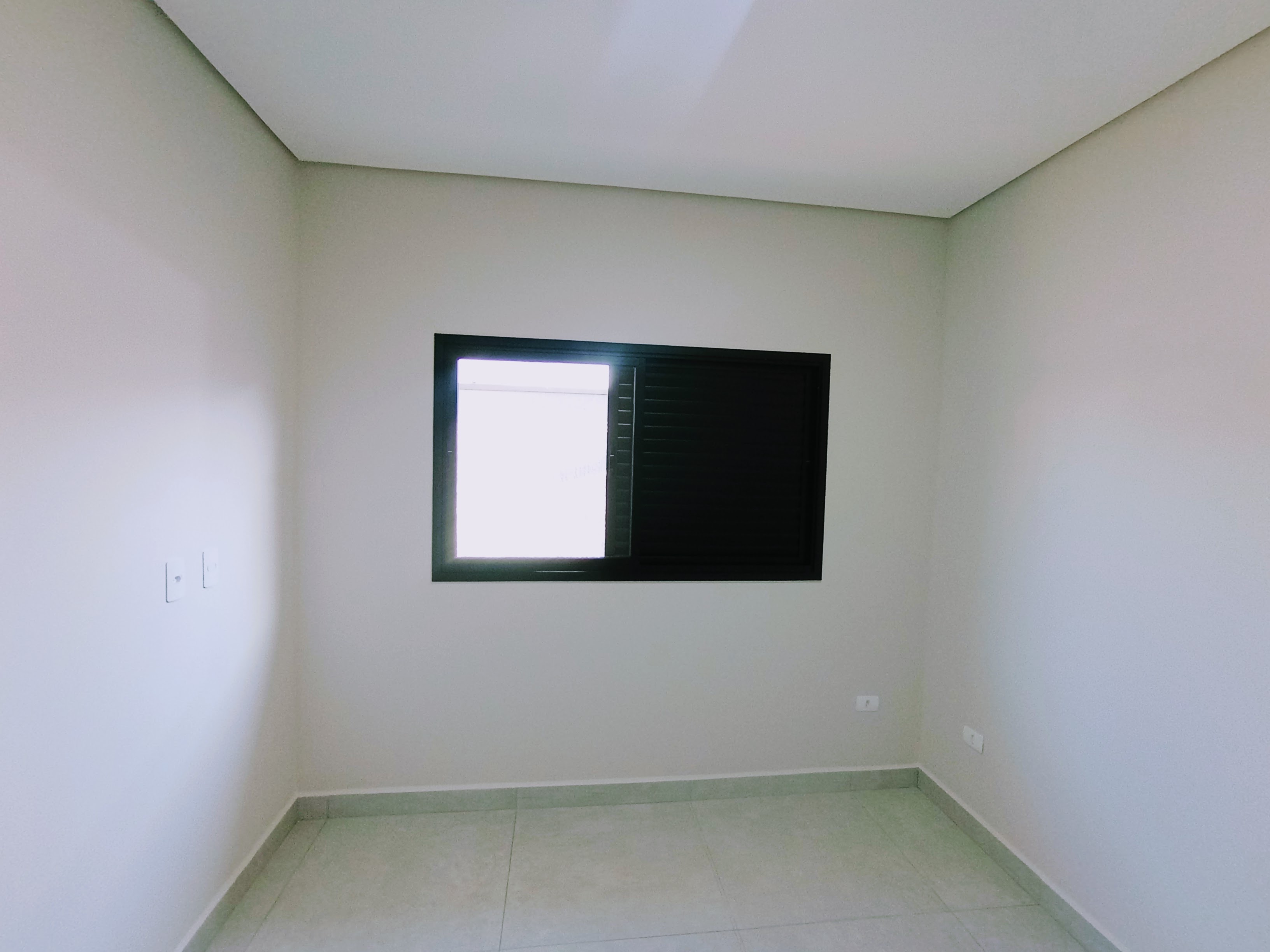 Casa à venda com 3 dormitórios no Condomínio Ouro Ville em Taubaté/SP.