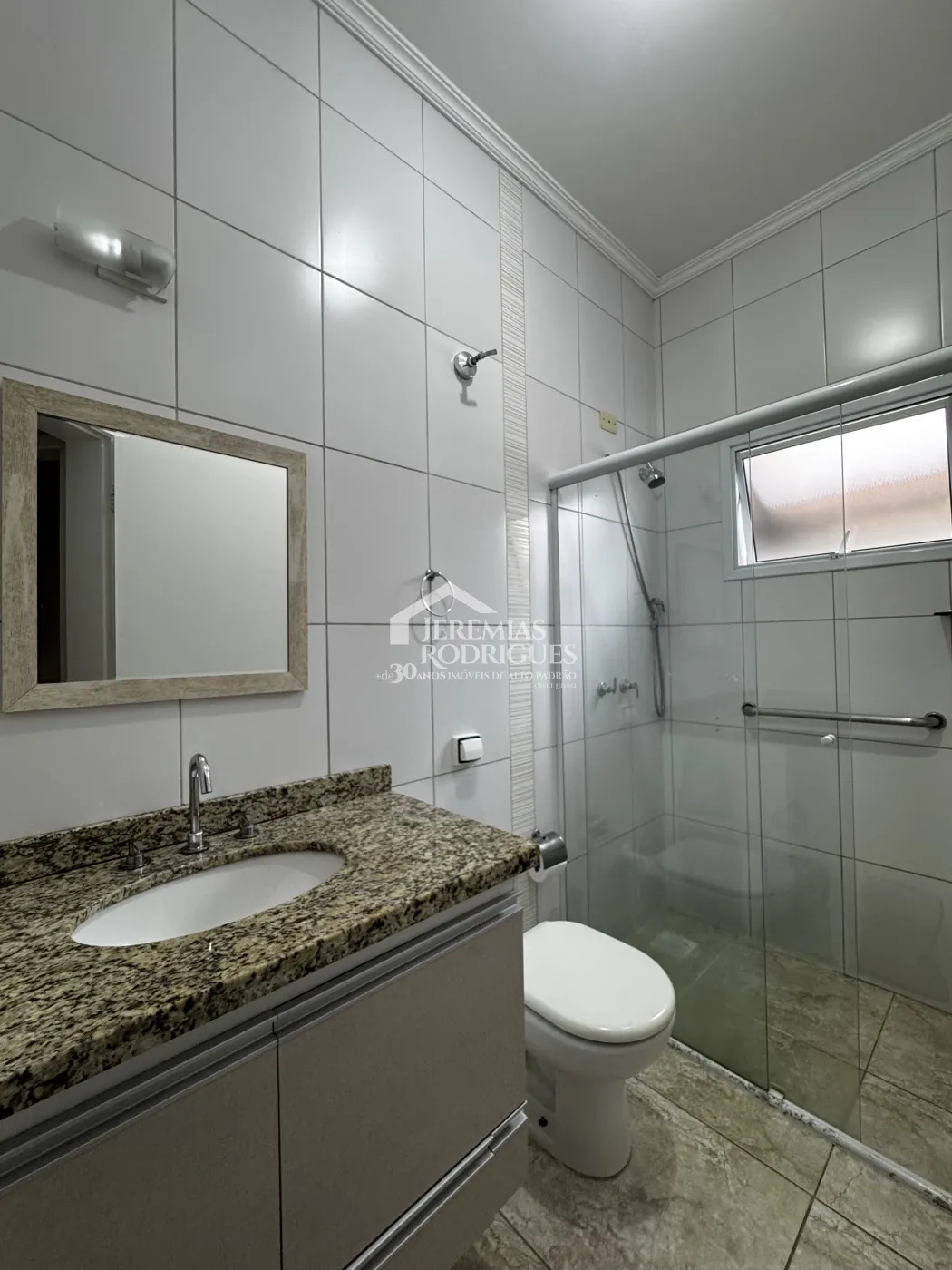 Casa para venda e locação com 3 suítes no Condomínio Real Ville em Pindamonhangaba/SP