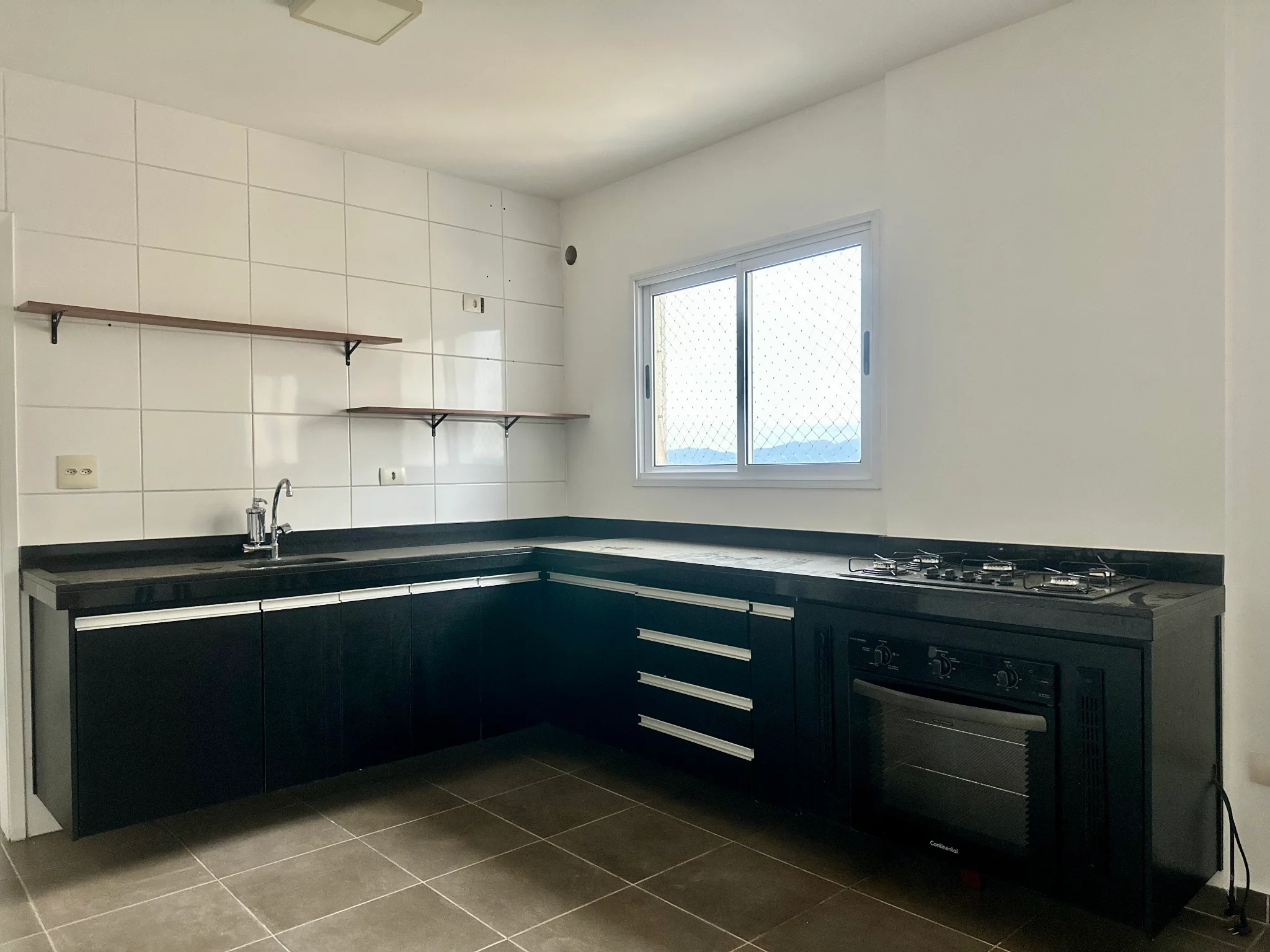 Cobertura duplex para locação no Edifício Placere em Taubaté/SP.