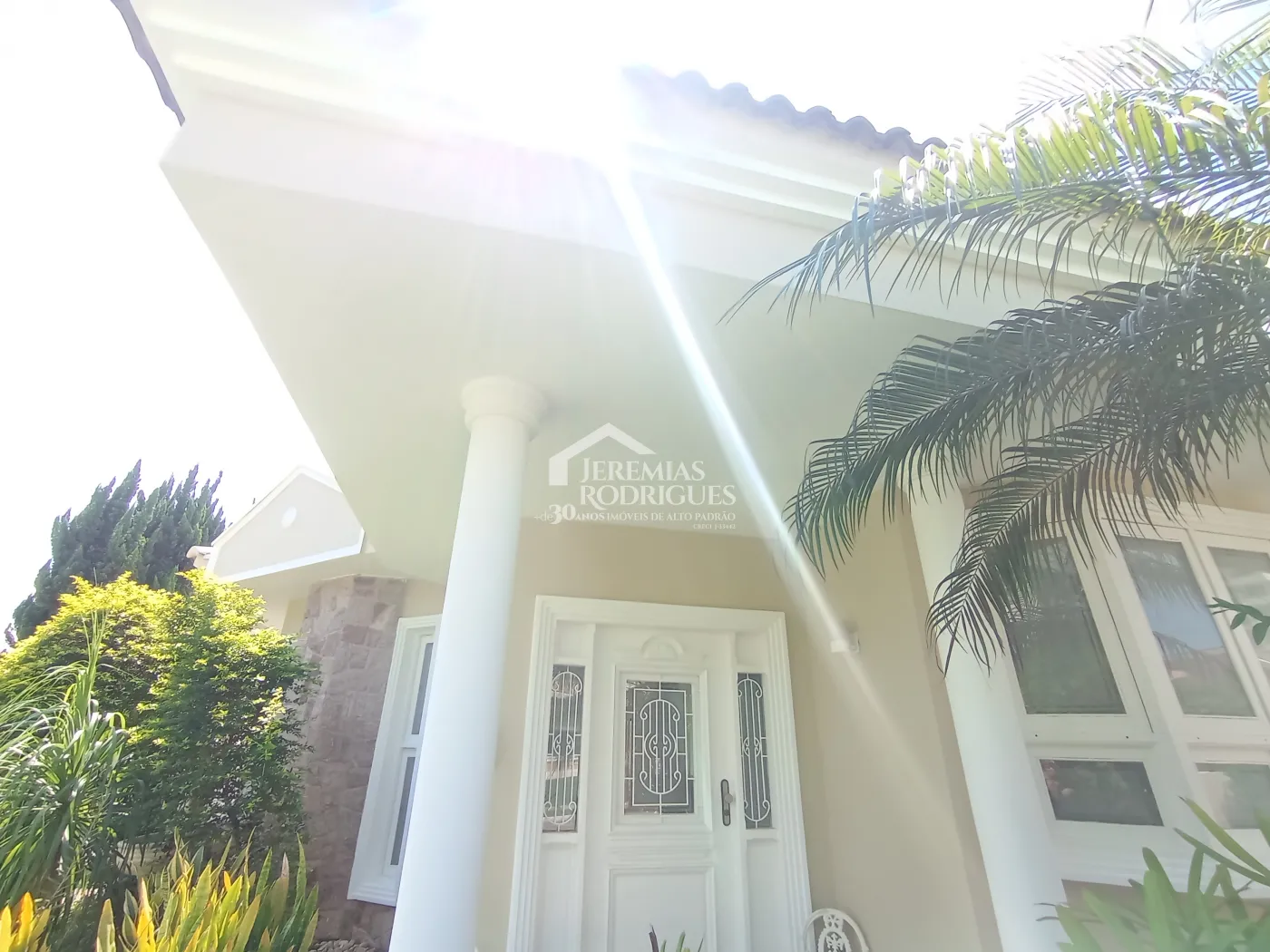 Casa para locação com 4 dormitórios no Condomínio Taubaté Village em Taubaté/SP.