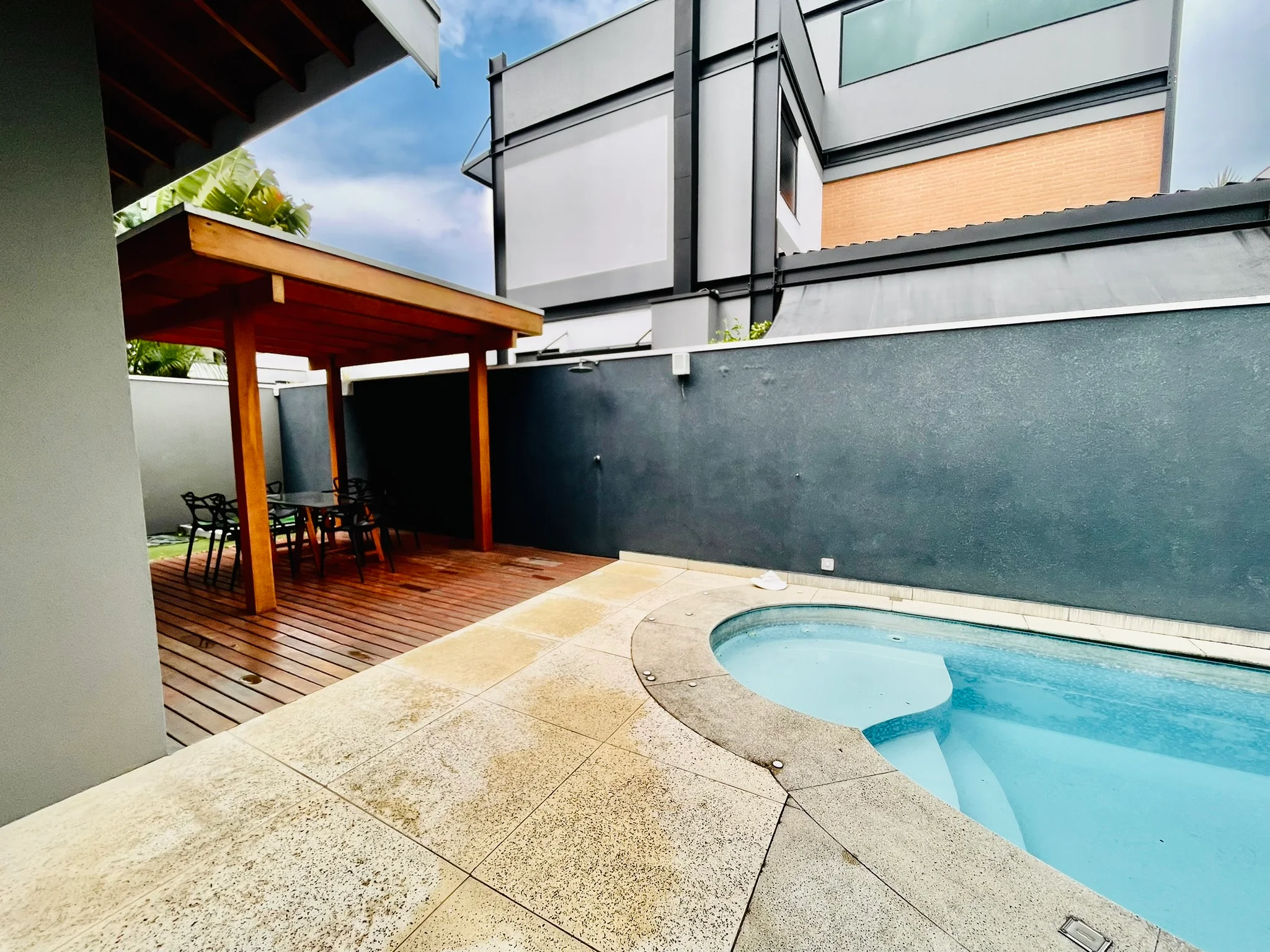 Casa à venda com 3 suítes no Condomínio Residencial San Marco em Taubaté/SP