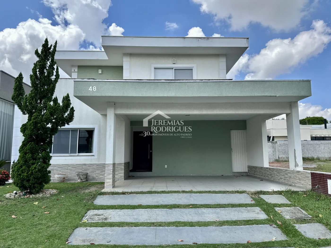 Casa para venda e locação com 4 suítes no Condomínio Campos do Conde II em Tremembé/SP
