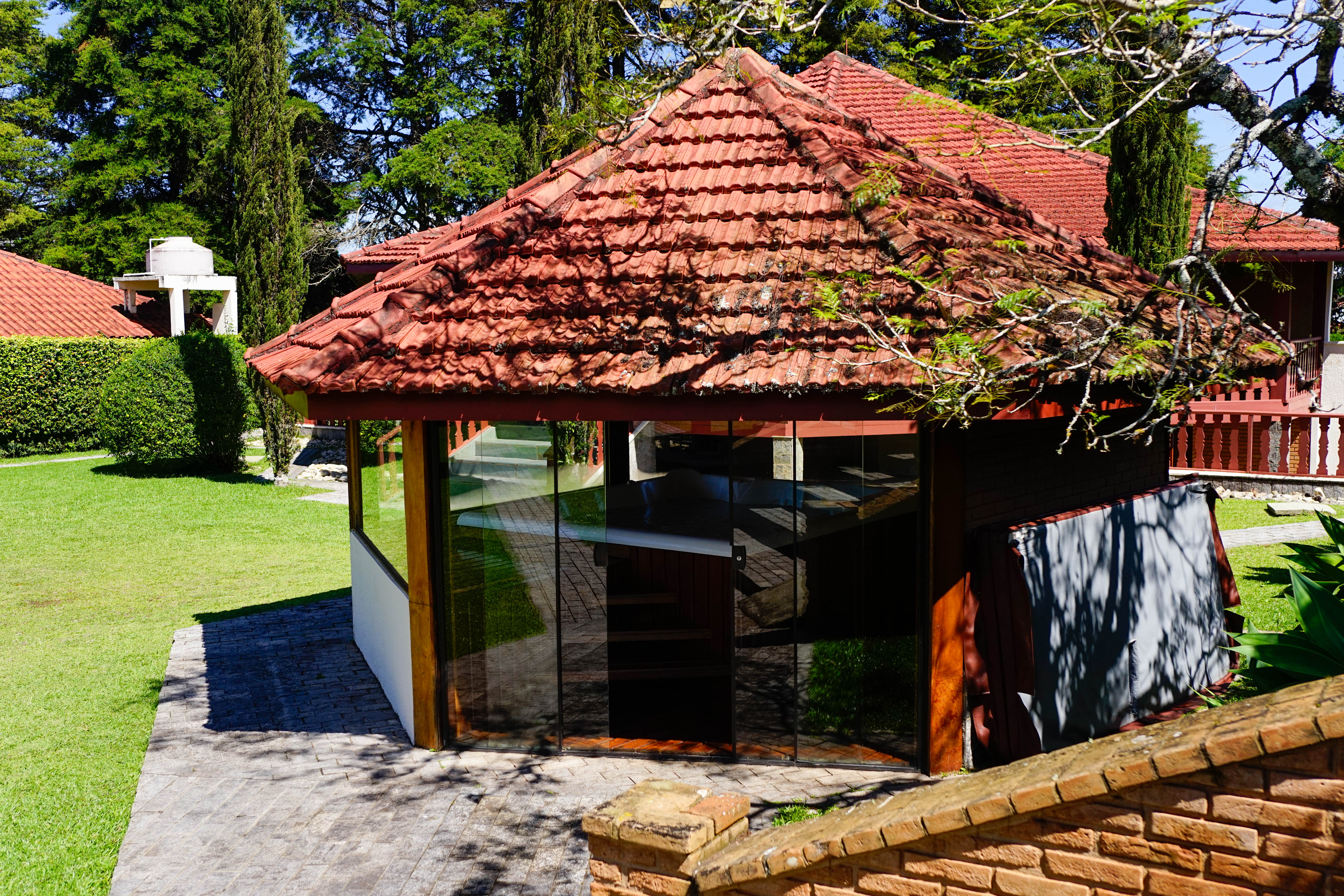 Pousada à venda com 6 suítes no bairro Vila Marinella em Campos do Jordão/SP.