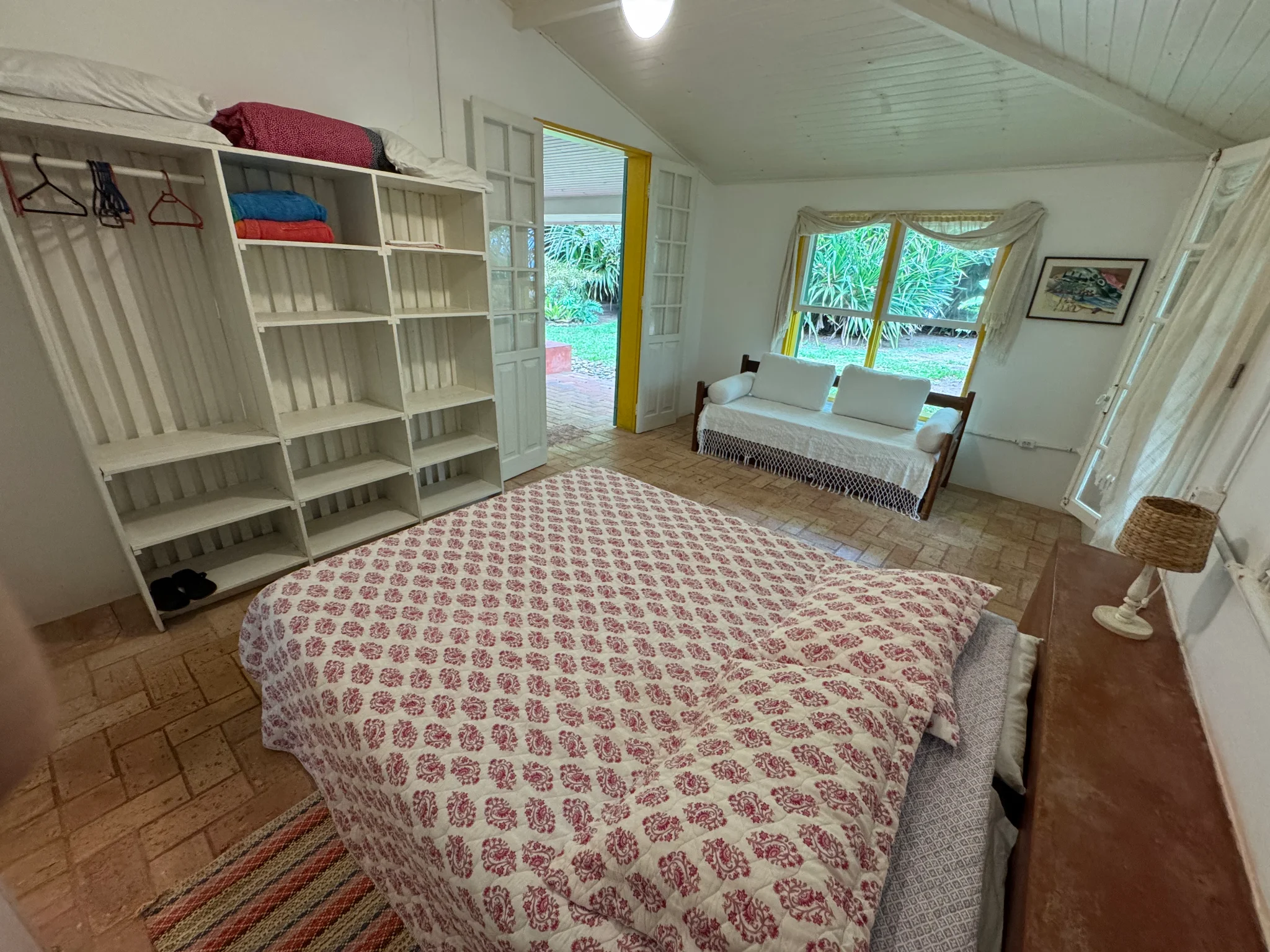 Casa à venda com 5 dormitórios na Praia Vermelha do Centro em Ubatuba/SP. 