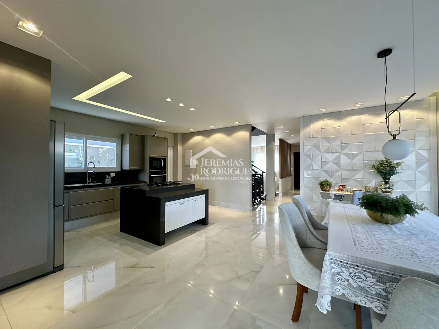 Casa com 3 suítes, 329 m² - Condomínio Ouro Ville - Taubaté/SP.