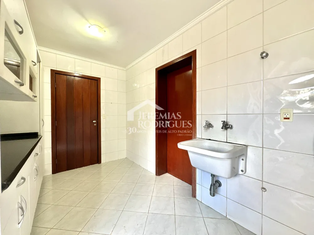 Casa com 4 quartos, 617 m² - Condomínio Taubaté Village - Taubaté/SP