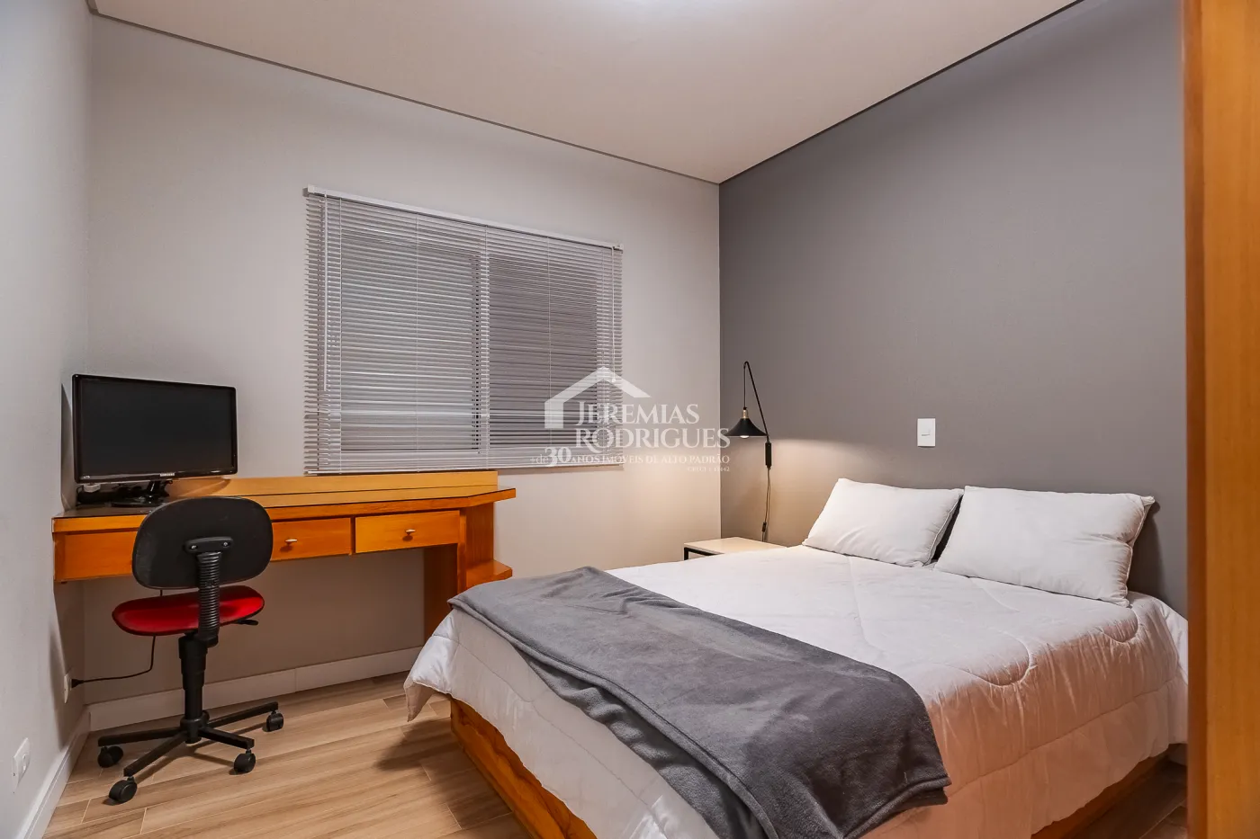 Casa com 4 dormitórios à venda, 330 m² - Parque da Mantiqueira - Santo Antônio do Pinhal/SP