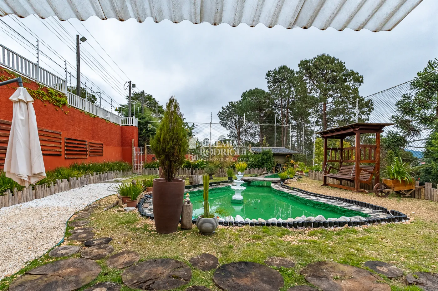 Casa com 5 suítes, 950 m² - Alto do Capivari - Campos do Jordão/SP