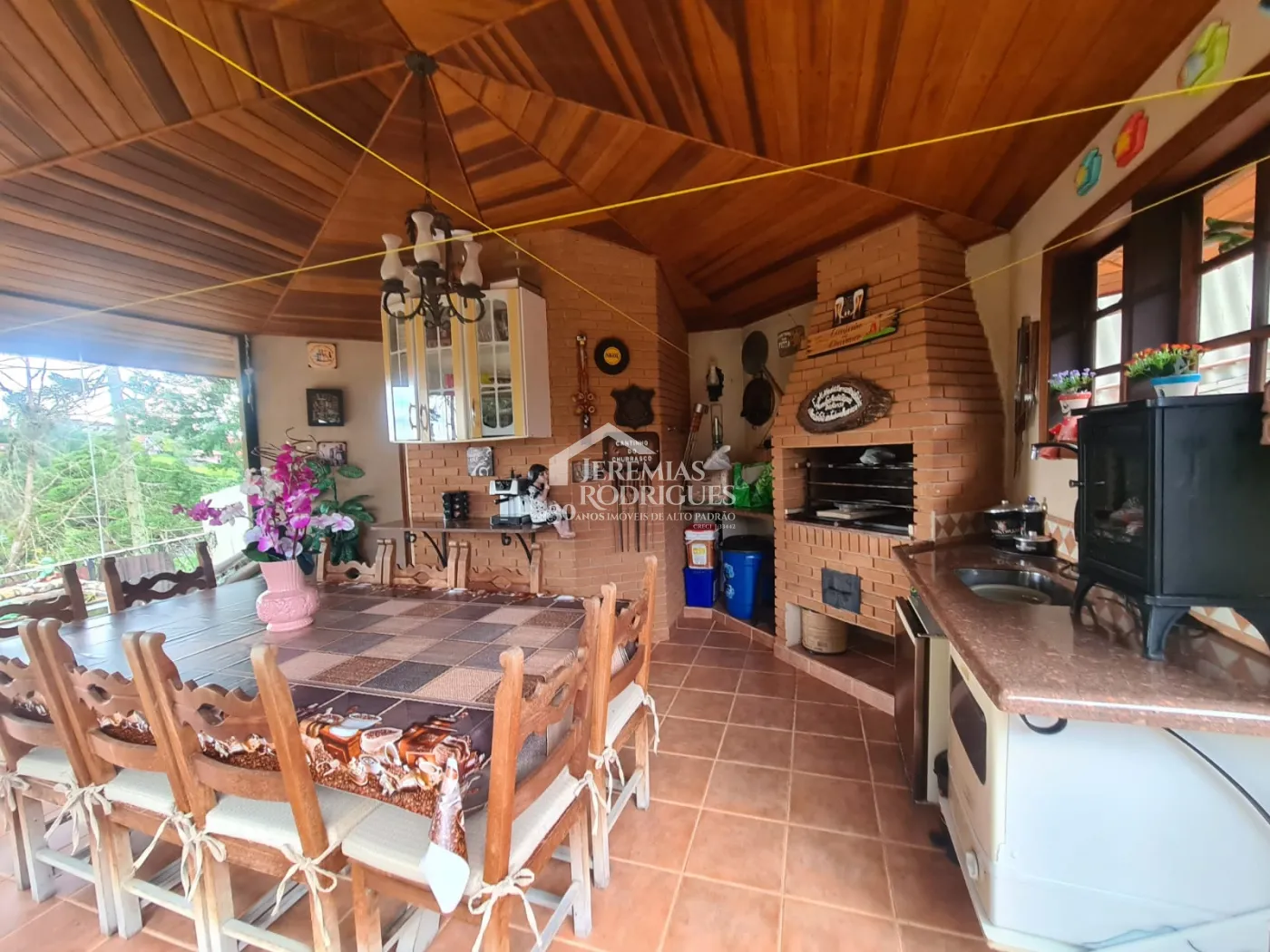Casa com 4 dormitórios, 265 m² -  Alto do Capivari - Campos do Jordão /SP