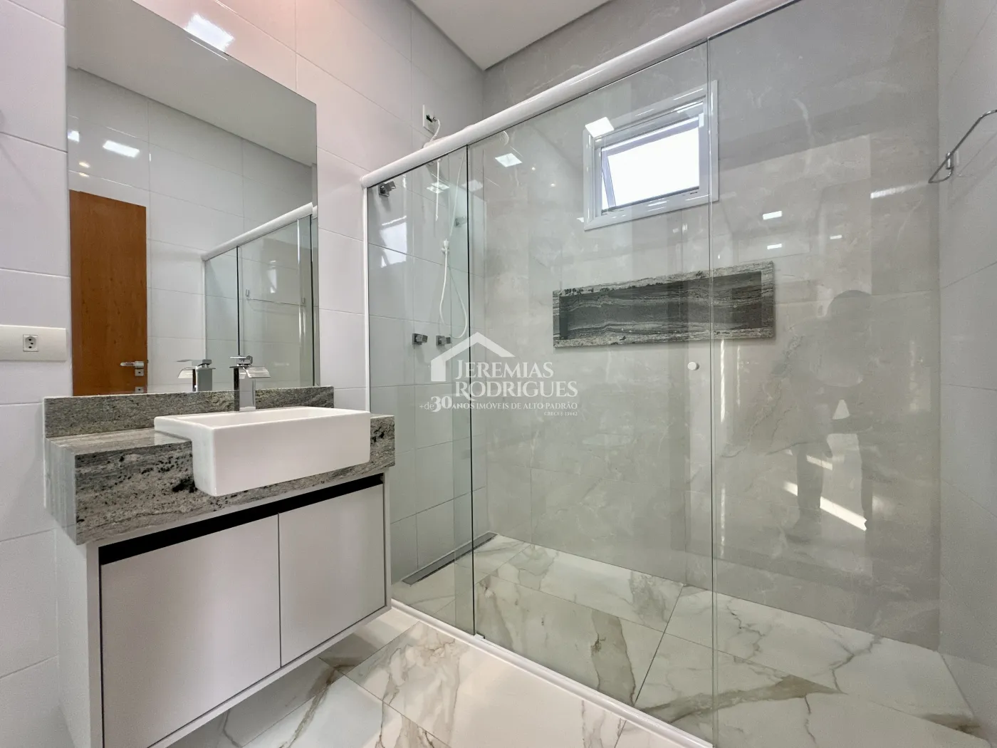 Casa com 3 dormitórios, 169,20 m² - Condomínio Ouro Ville - Taubaté/SP.