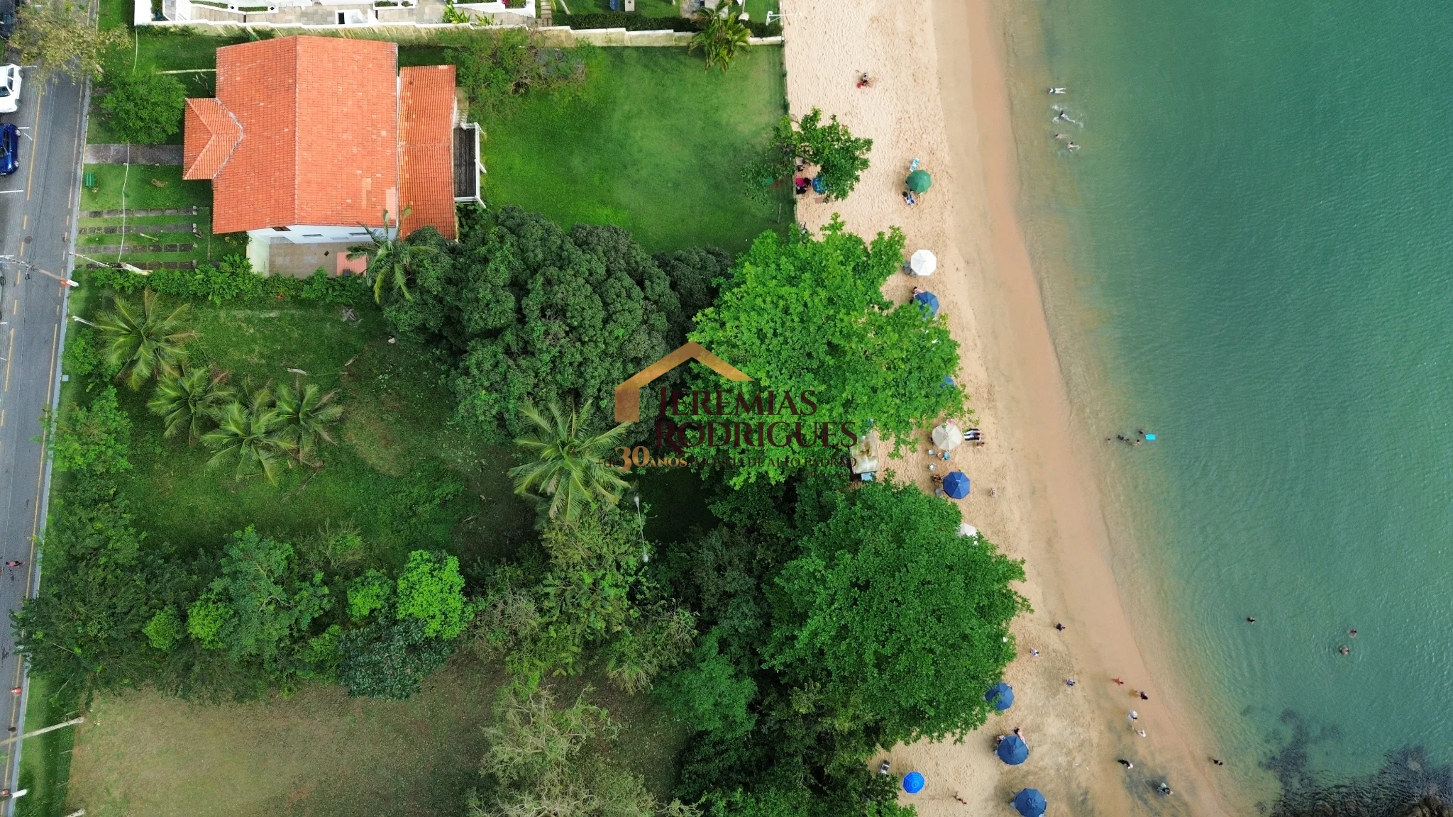 Terreno pé na areia à venda no Condomínio Santa Rita em Ubatuba/SP. - foto 4