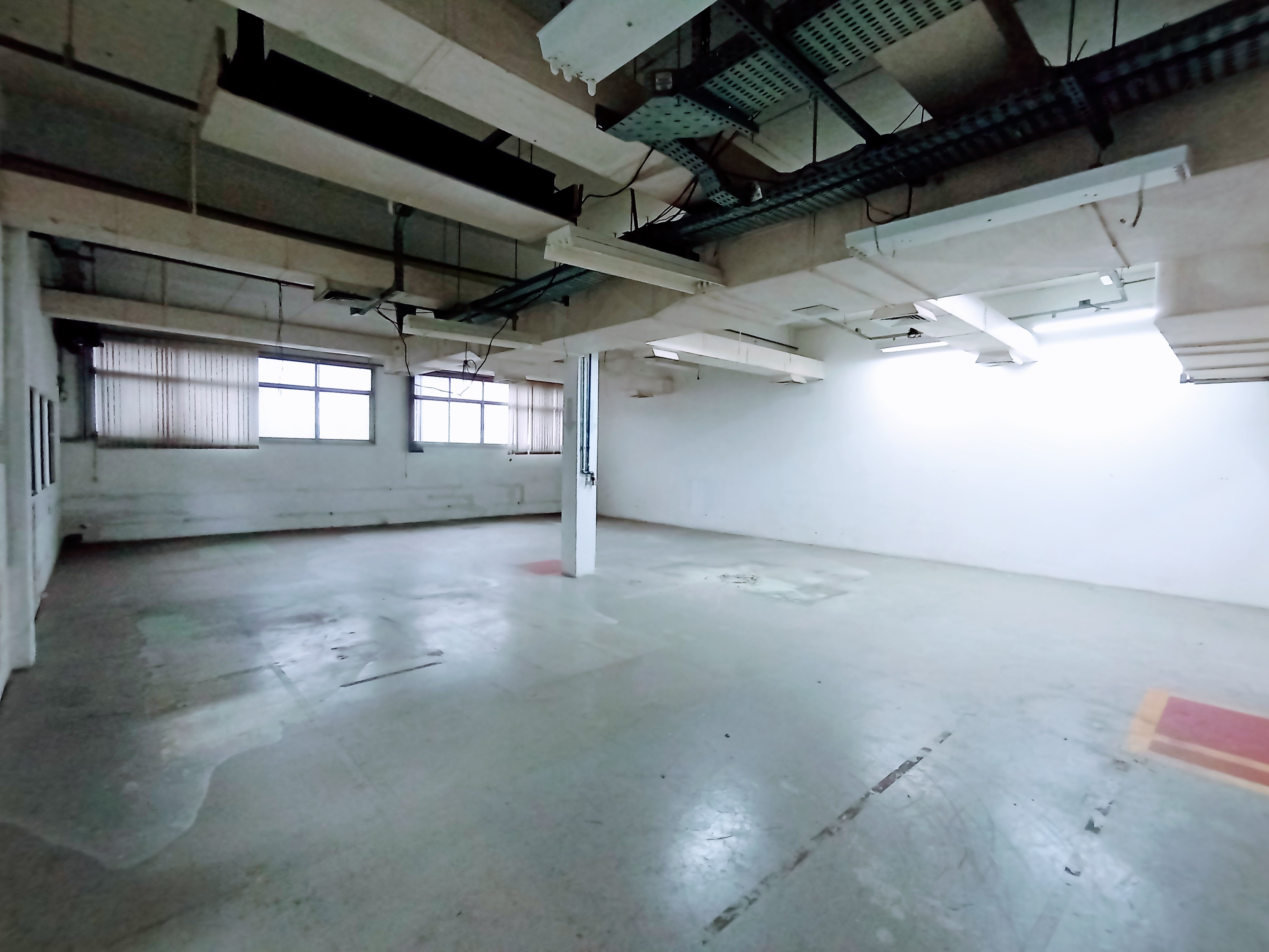 Prédio para venda e locação, 6.000 m² no bairro Jardim Independência em Taubaté/SP.