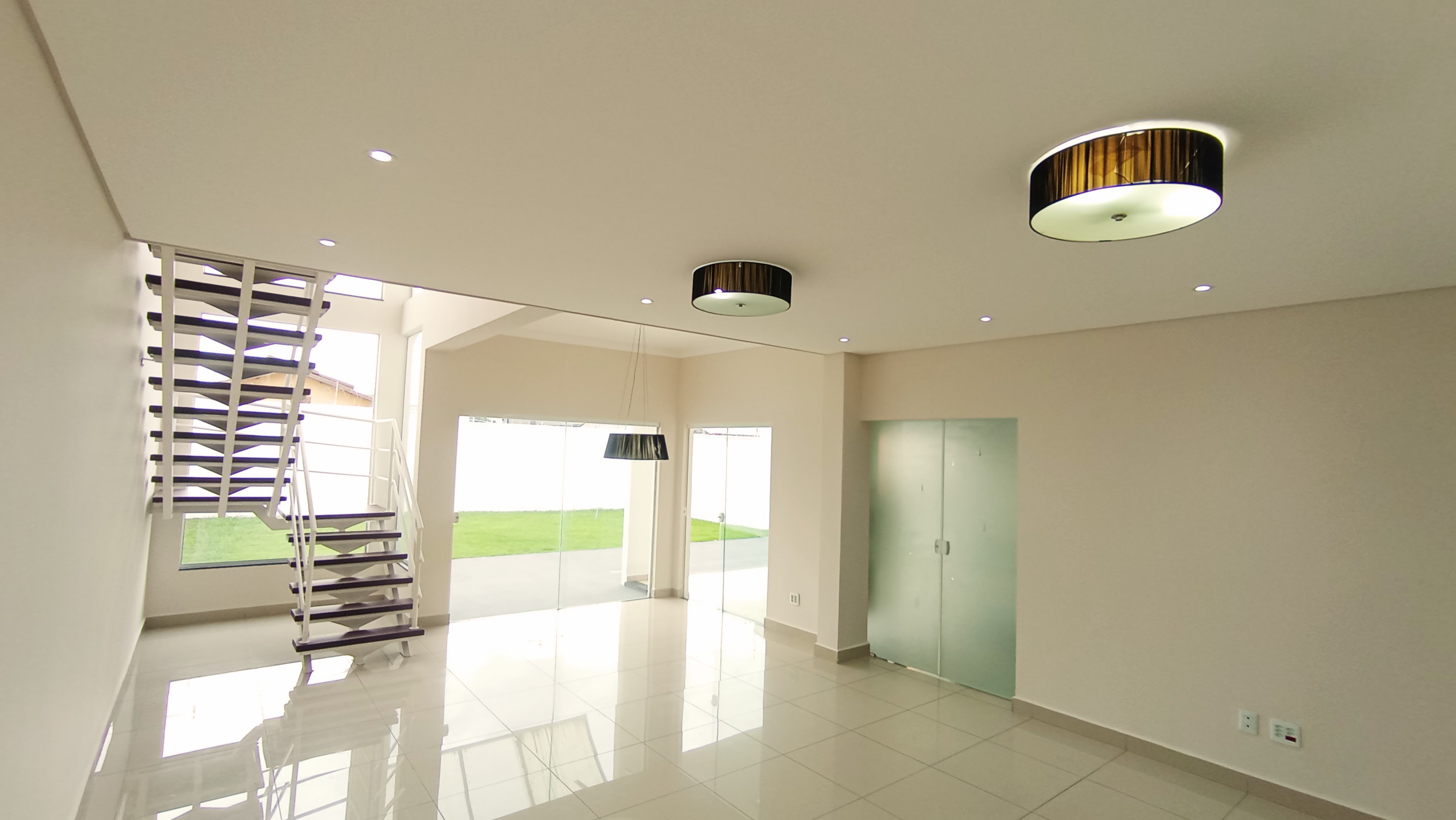 Casa para locação com 3 suítes no Condomínio Campos do Conde II - Chambord em Tremembé/SP.