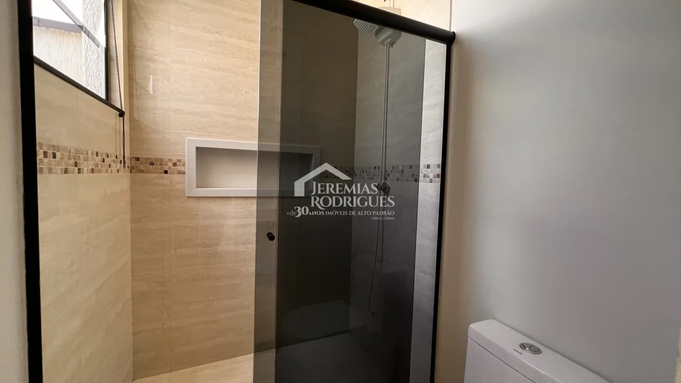 Casa à venda com 3 dormitórios no Condomínio Campos do Conde II em Tremembé/SP.