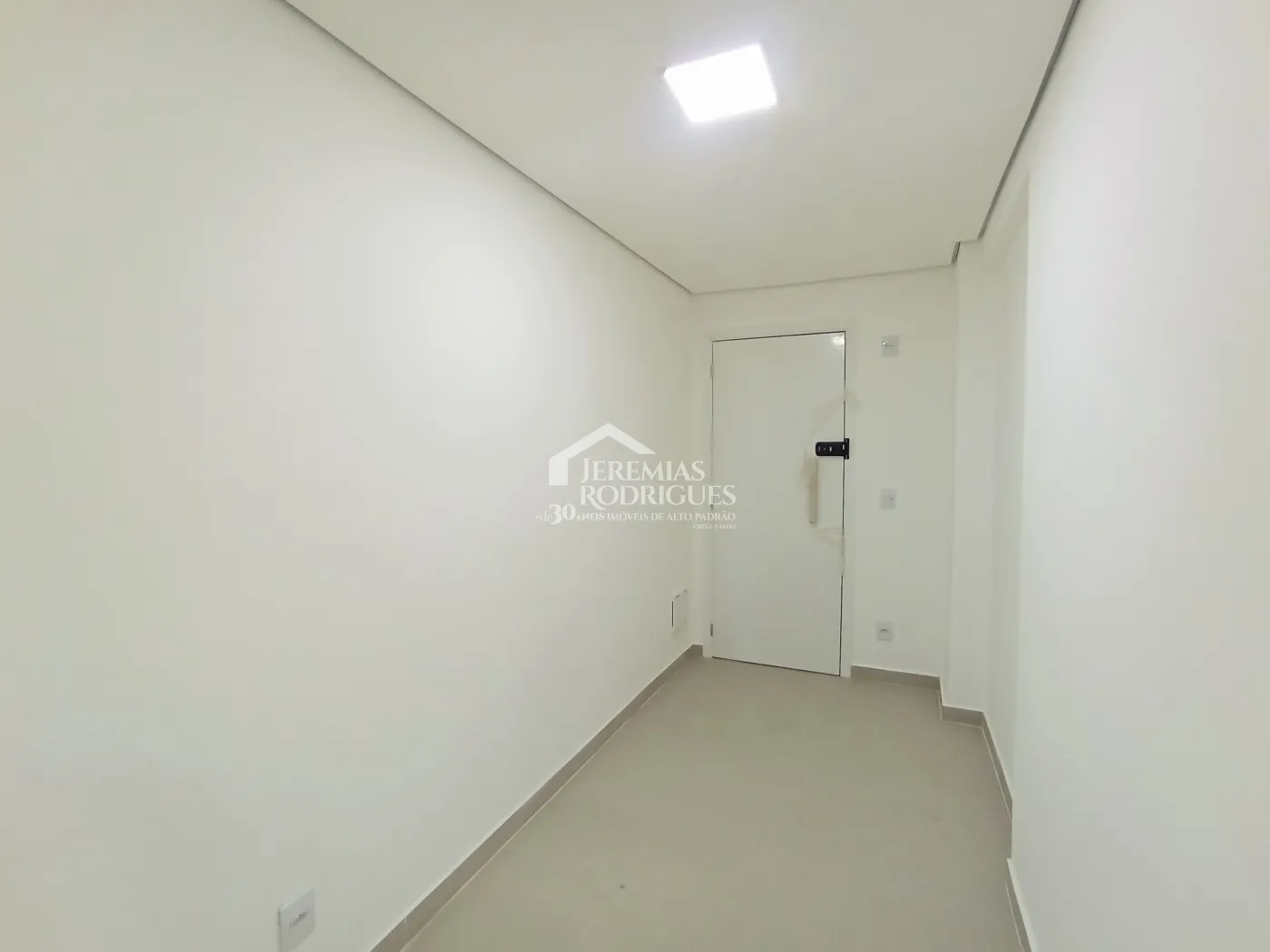 Apartamento à venda com 3 dormitórios, 119 m² no Edifício Residencial Elegance em Taubaté/SP.