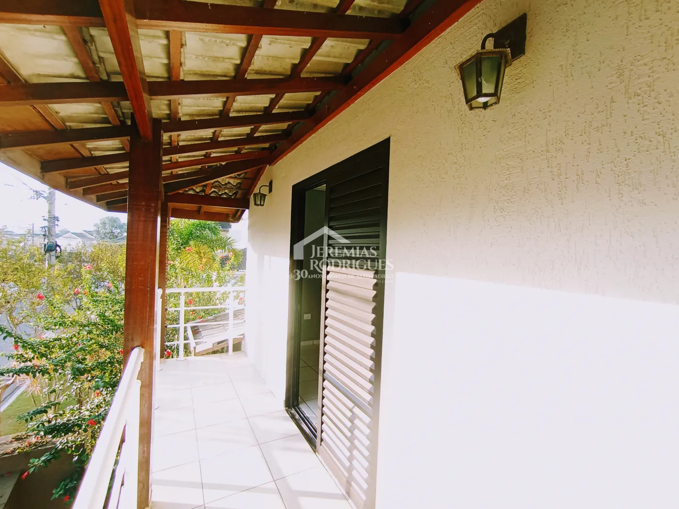 Casa para venda e locação com 4 dormitórios no Condomínio Campos do Conde I em Tremembé/SP