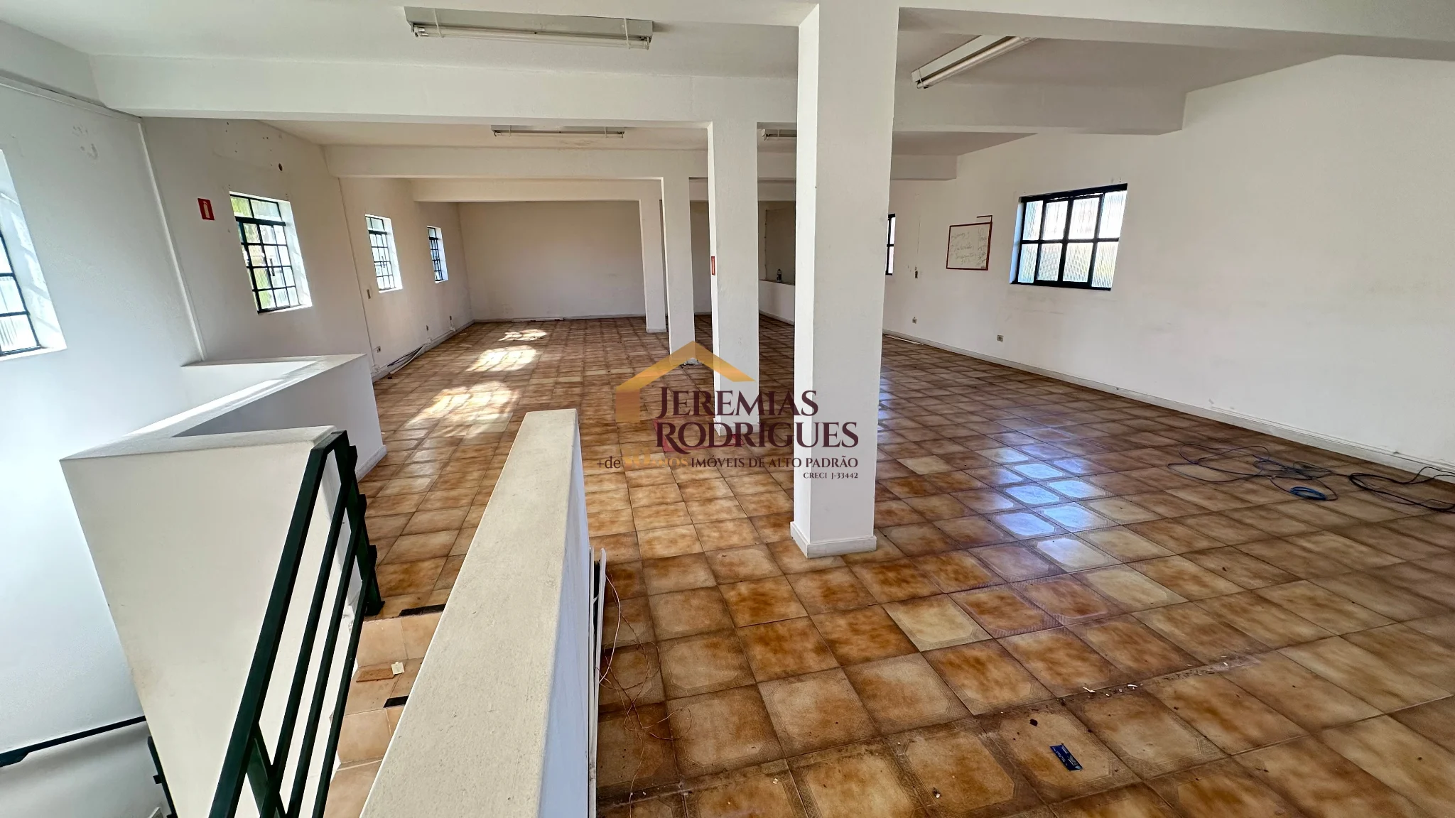 Ponto Comercial para locação no Centro em Pindamonhangaba/SP.