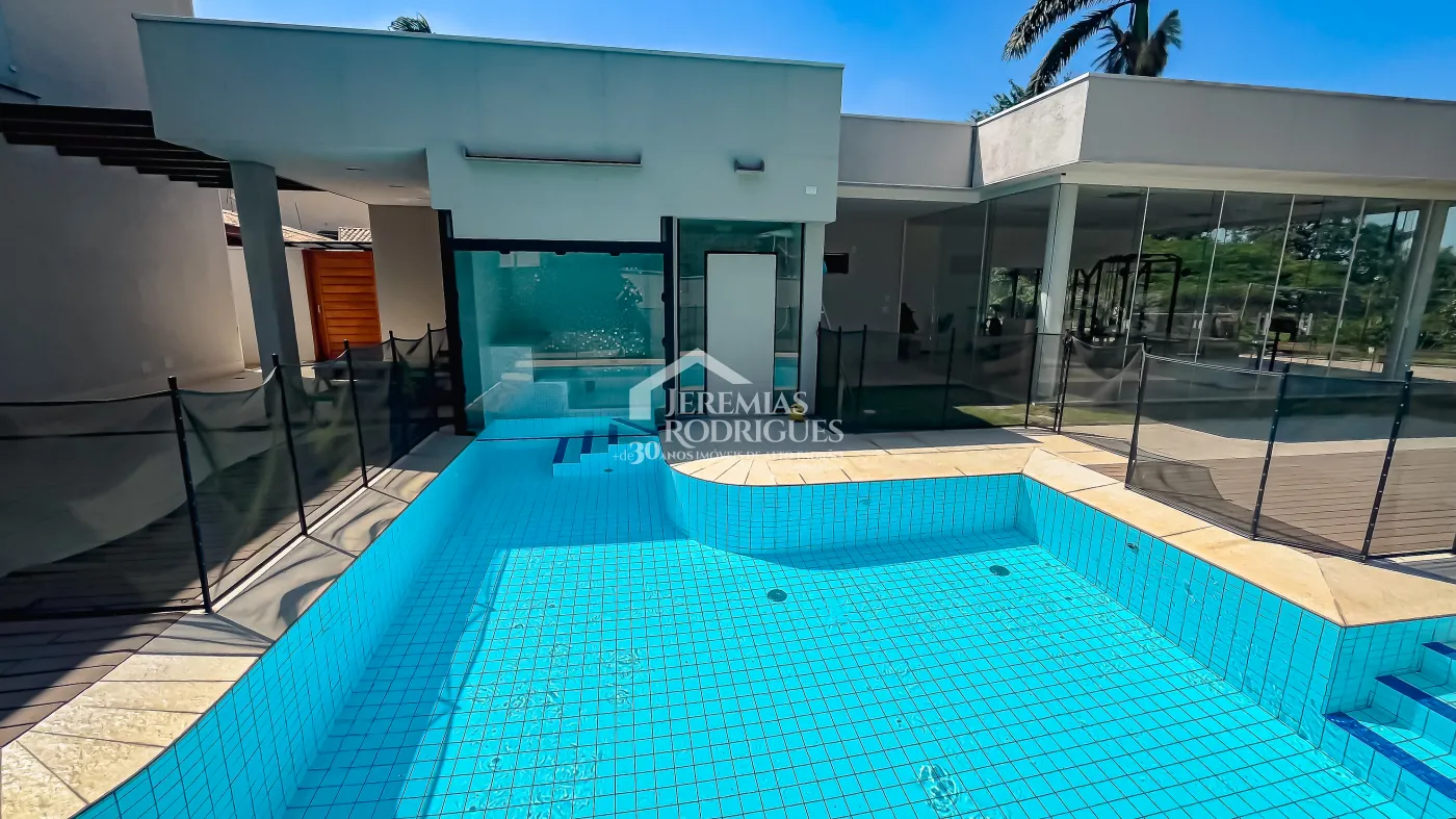 Casa à venda com 6 suítes - Condomínio Village Paineiras - Pindamonhangaba/SP