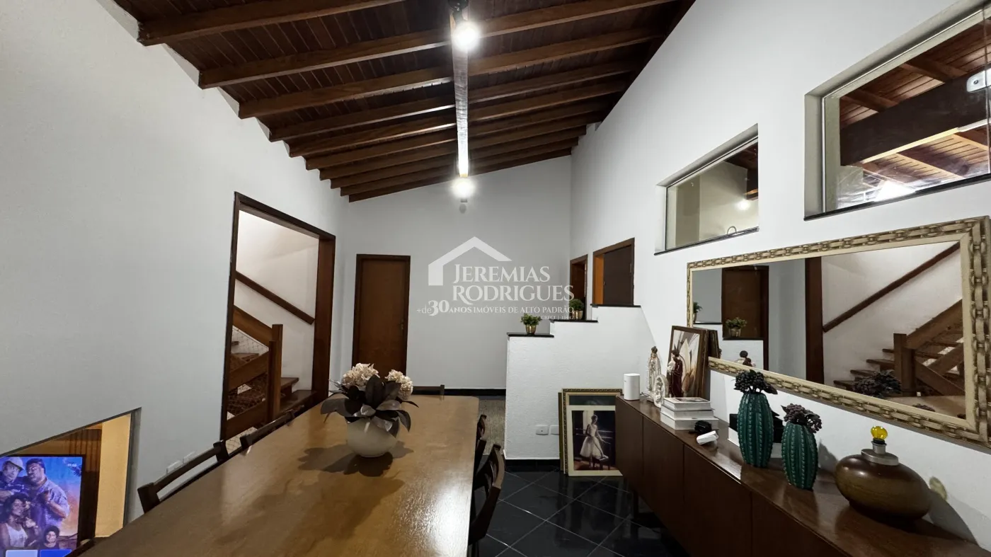 Casa à venda com 5 dormitórios no Condomínio Real Ville em Pindamonhangaba/SP