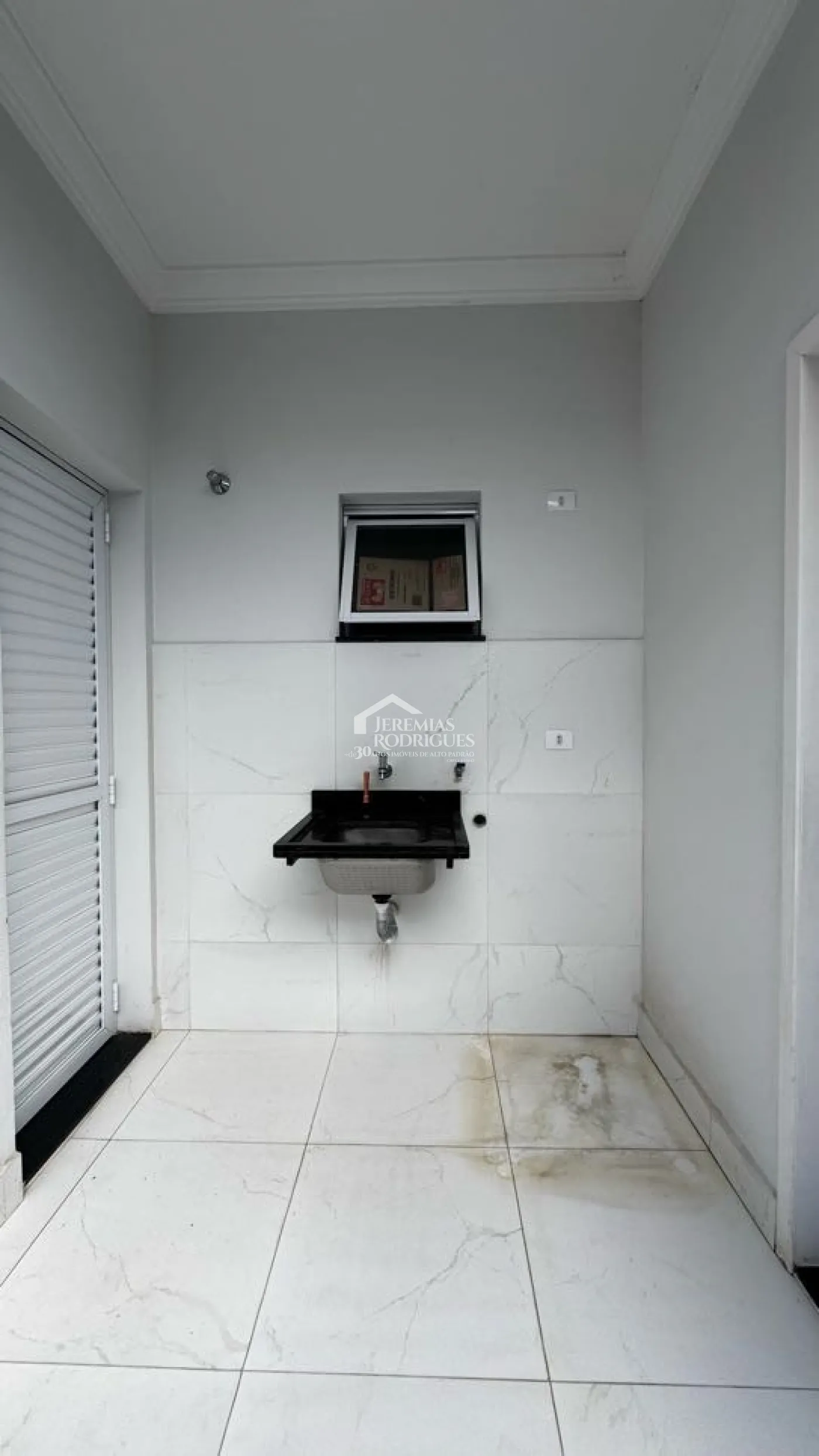 Casa para venda com 3 suítes no Condomínio Reserva dos Lagos em Pindamonhangaba/SP