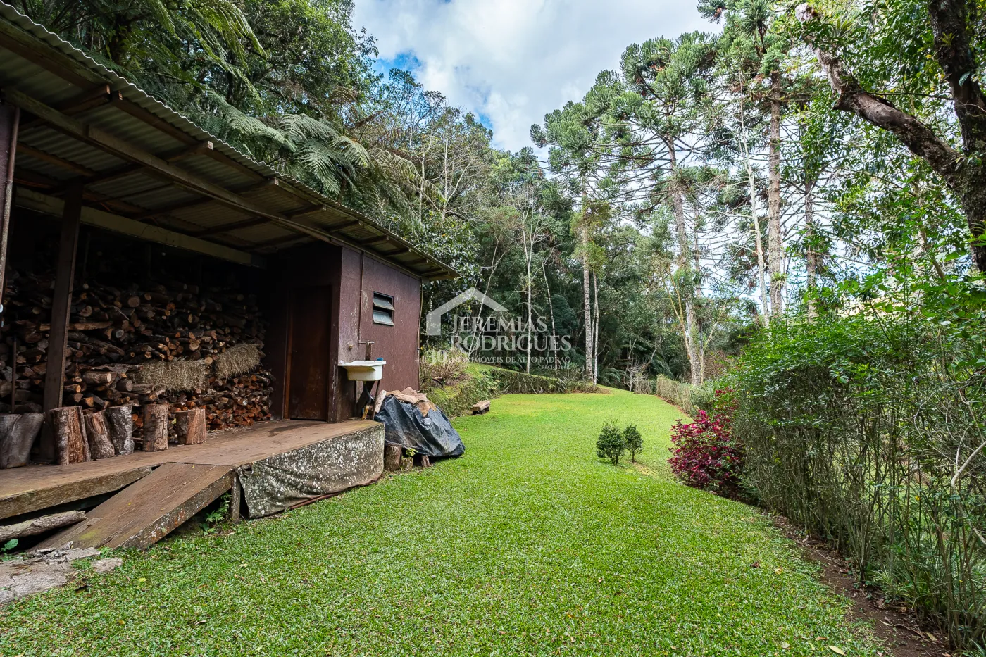 Casa com 7 suítes, 770 m² - Pedra do Fogo - Campos do Jordão/SP.