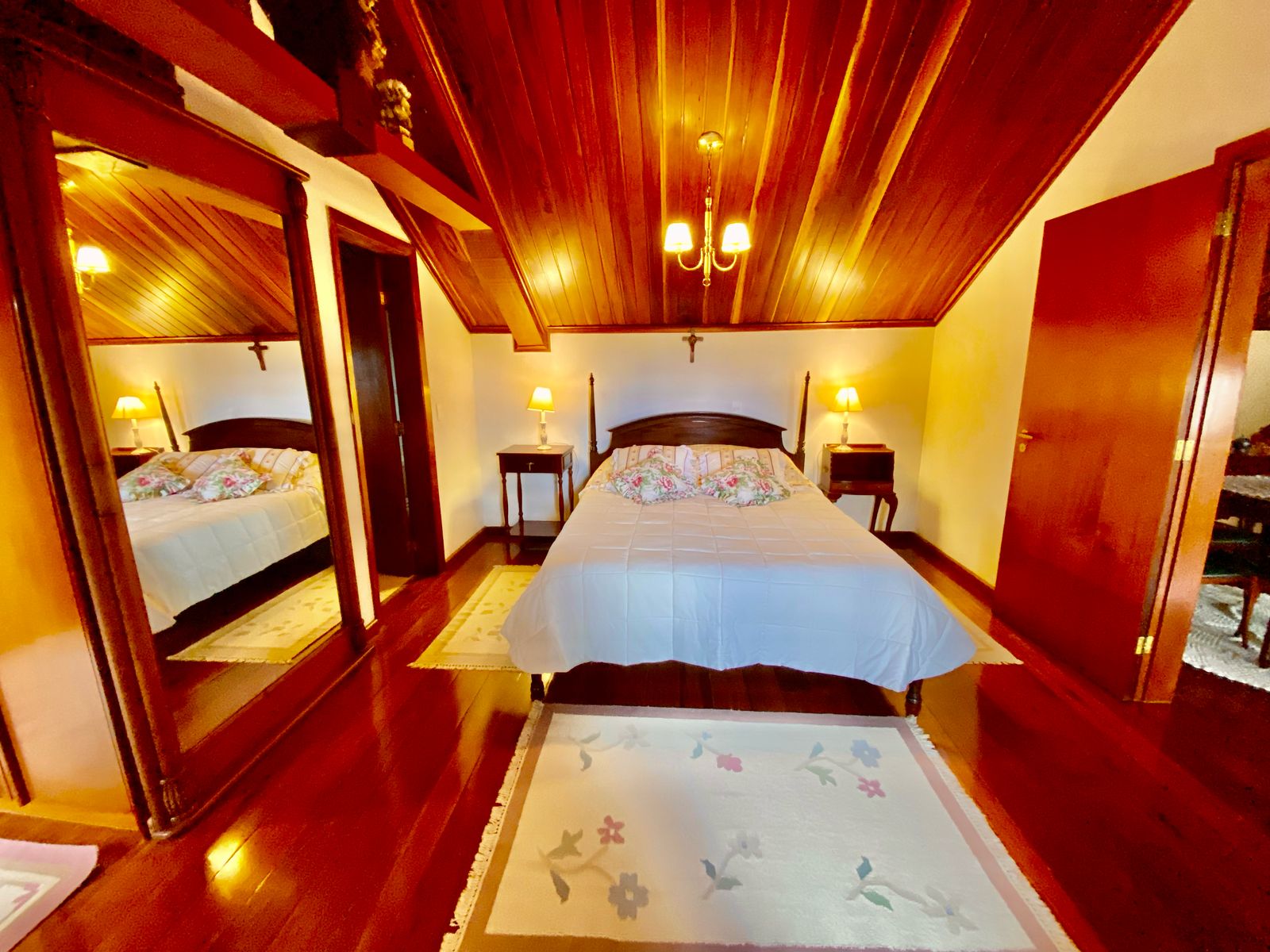 Apartamento à venda no Condomínio Le Bourg Saint Maurice em Campos do Jordão/SP.