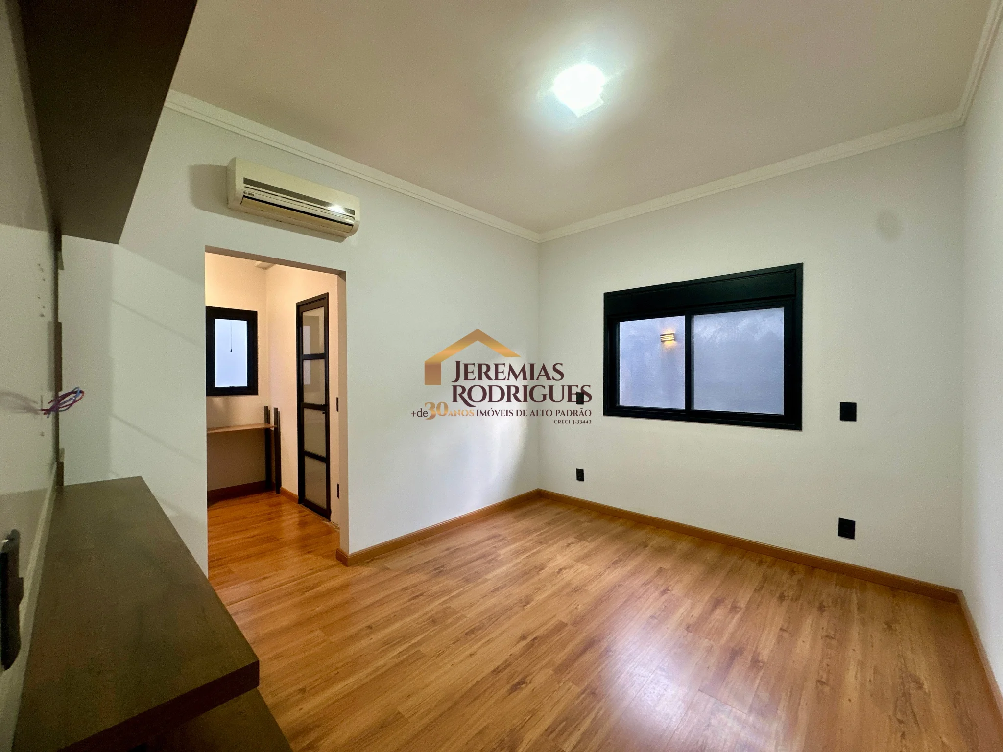 Casa para venda e locação no Condomínio Residencial Verdes Vales em Taubaté/SP.