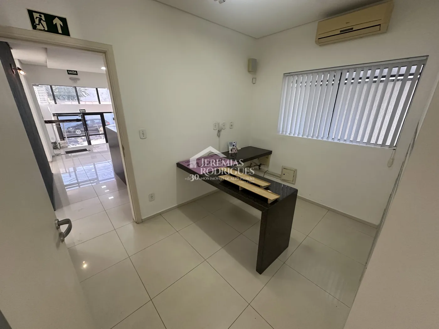 Prédio Comercial com 470 m² no Centro em Pindamonhangaba/SP