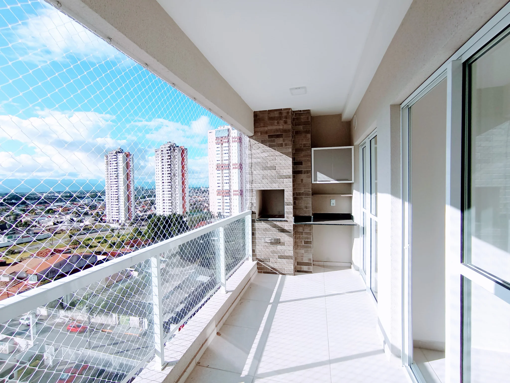 Apartamento para locação com 2 dormitórios, 72 m² no Residencial Allure em Taubaté/SP.
