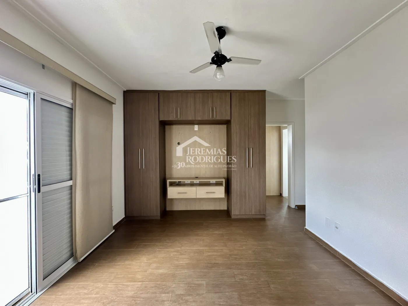 Casa para venda e locação com 4 suítes no Condomínio Campos do Conde II em Tremembé/SP