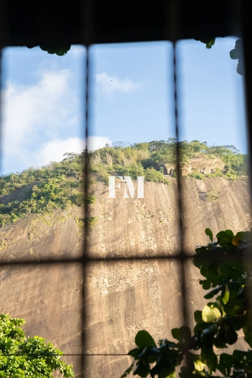 Urca | Casa Clássica | 3 Quartos (1 Suíte) | 260m² Modernizada e Sem Condomínio - foto 20