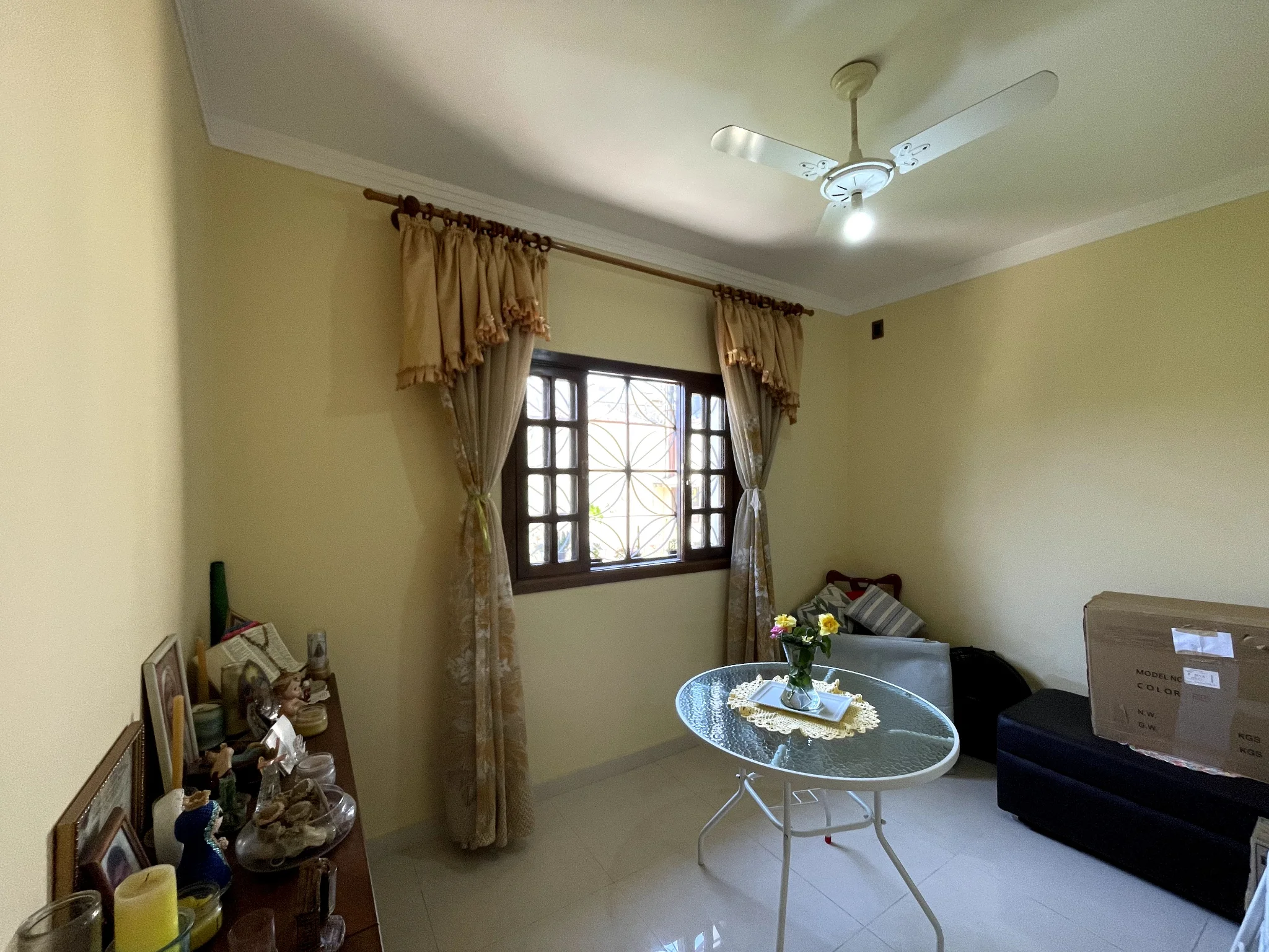 Casa à venda com 5 dormitórios no bairro Esplanada Independência em Taubaté/SP. 