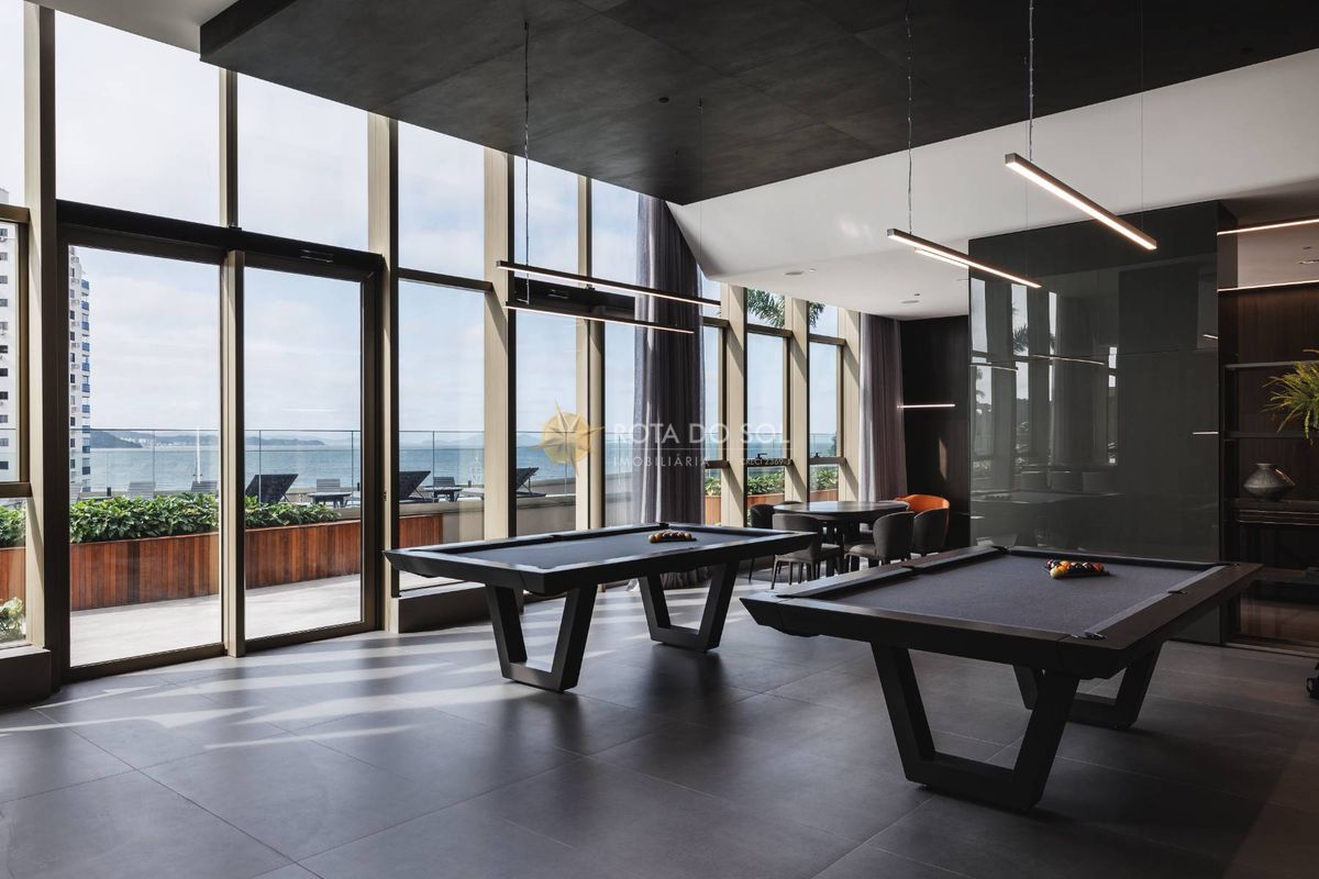 Yachthouse Apartamento Alto Padrão 4 Suítes no Centro de Balneário Camboriú SC