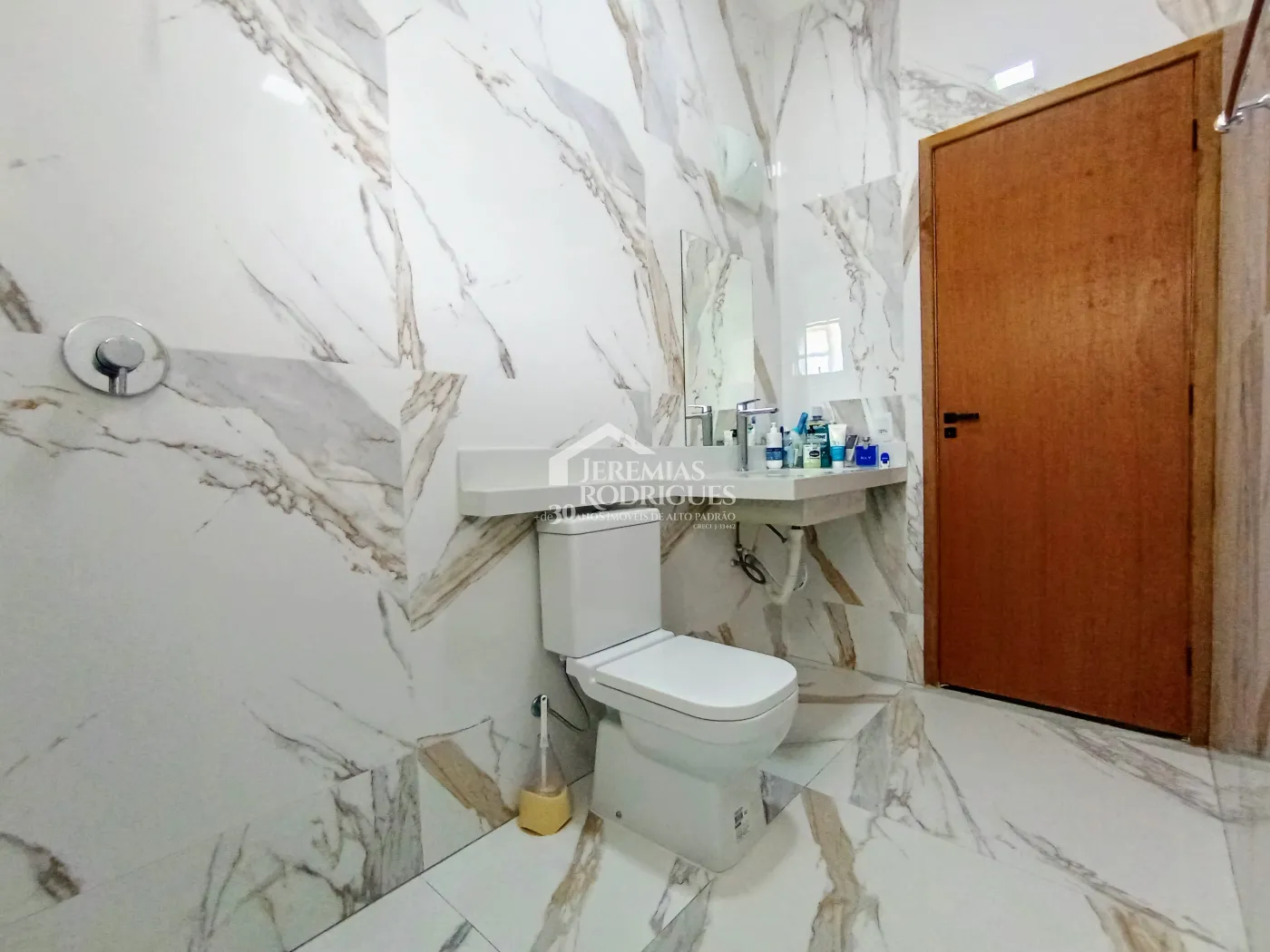Casa para venda com 2 dormitórios no Residencial Charles Schineider em Taubaté/SP