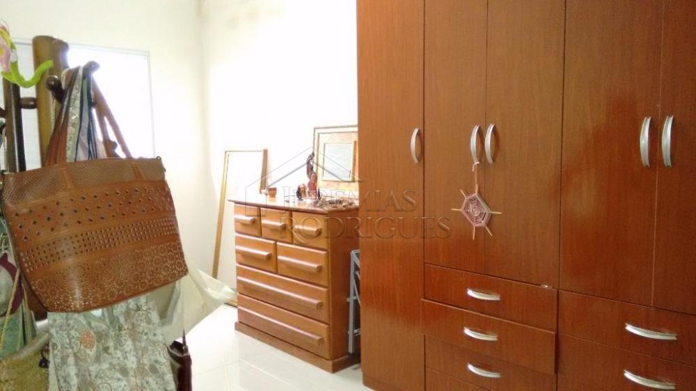 Casa à venda com 3 dormitórios no Condomínio Campos do Conde II em Tremembé/SP.