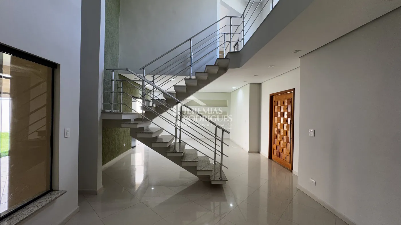 Casa para venda e locação com 4 dormitórios no Condomínio Real Ville I em Pindamonhangaba/SP.